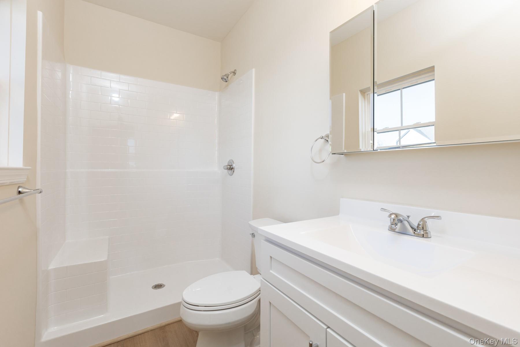 #11 photo, 843 Lake Boulevard, Lindenhurst , NY 11757