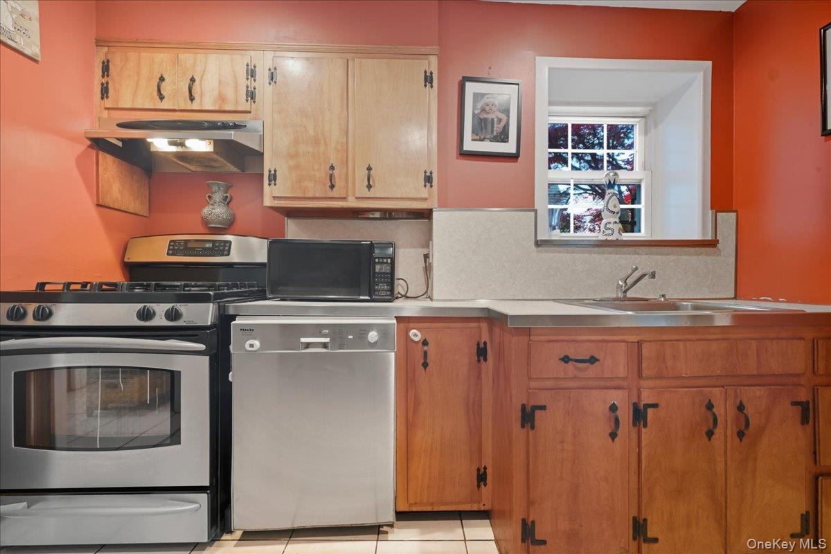 #15 photo, 143 Bromleigh Road, Stewart Manor , NY 11530