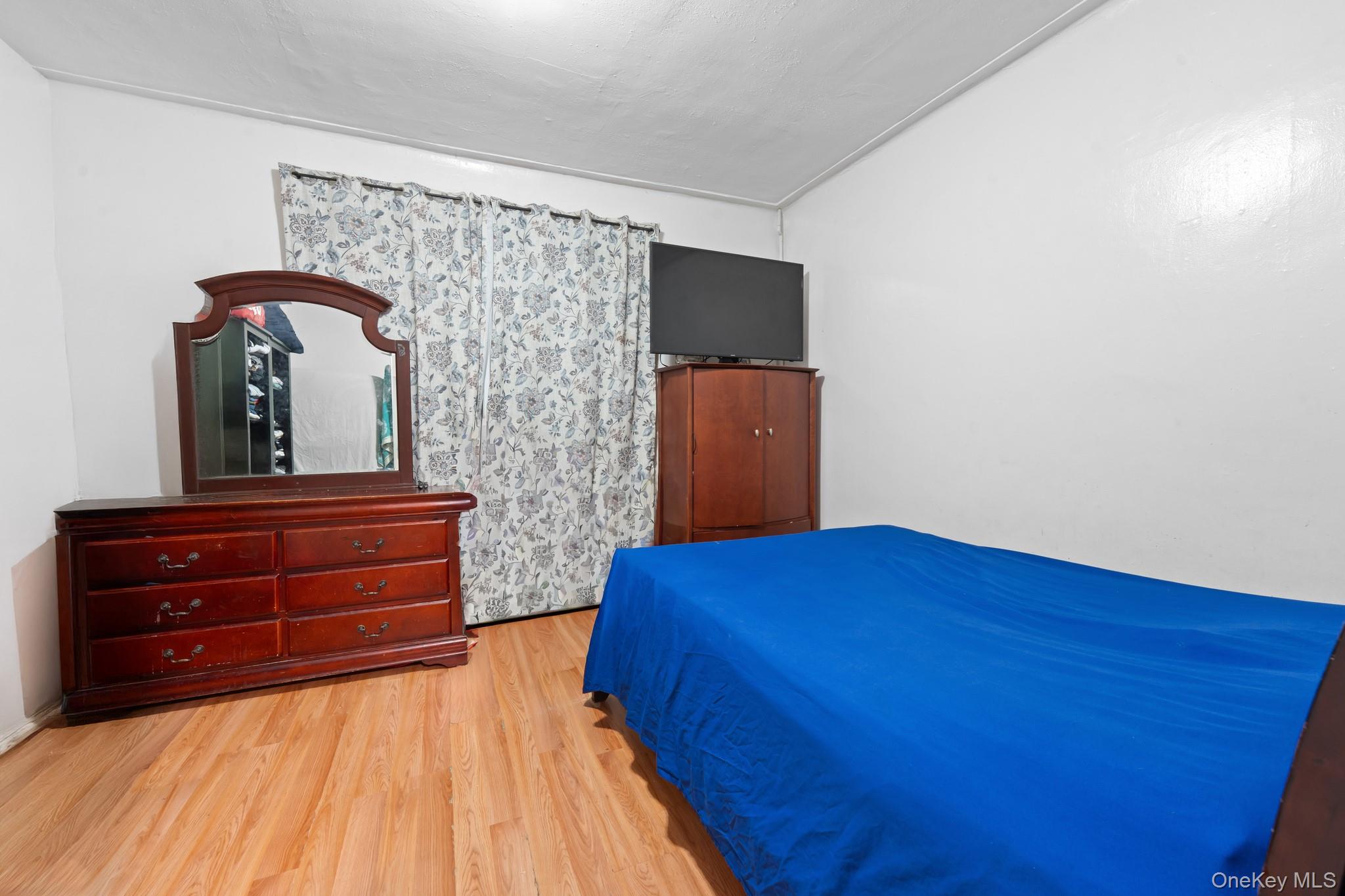 #5 photo, 51-51 48th Street, Woodside , NY 11377