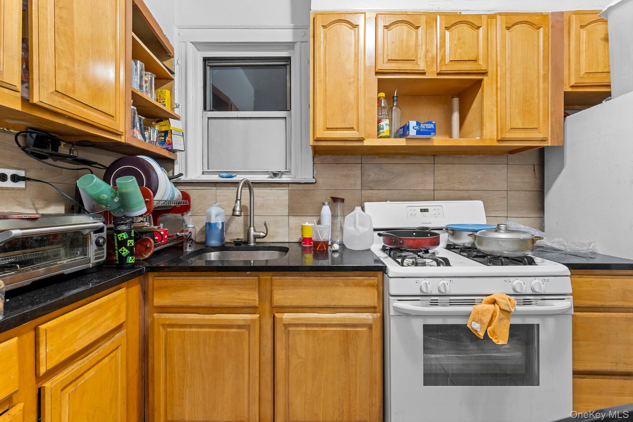 #9 photo, 51-51 48th Street, Woodside , NY 11377