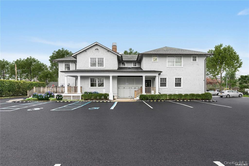 #4 photo, 201 Montauk Highway, Westhampton Beach , NY 11978