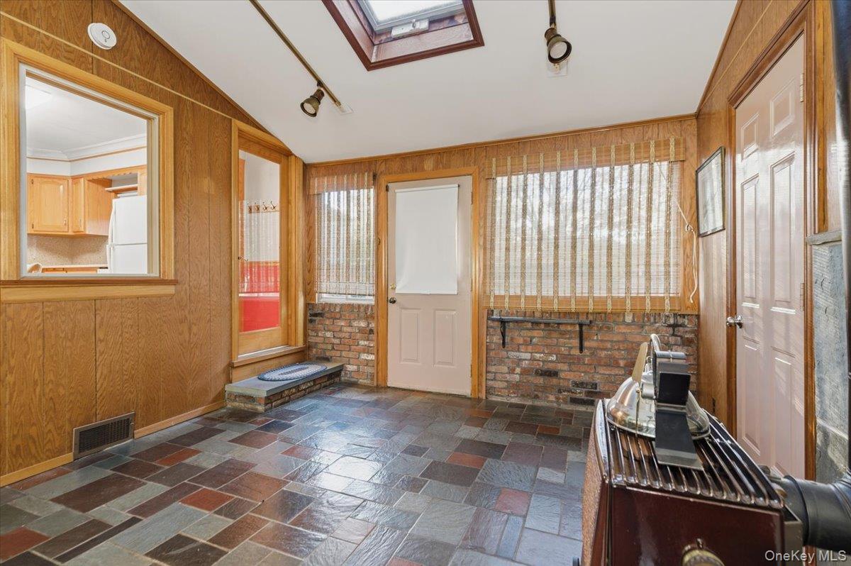 #5 photo, 374 Port Avenue, Ronkonkoma , NY 11779