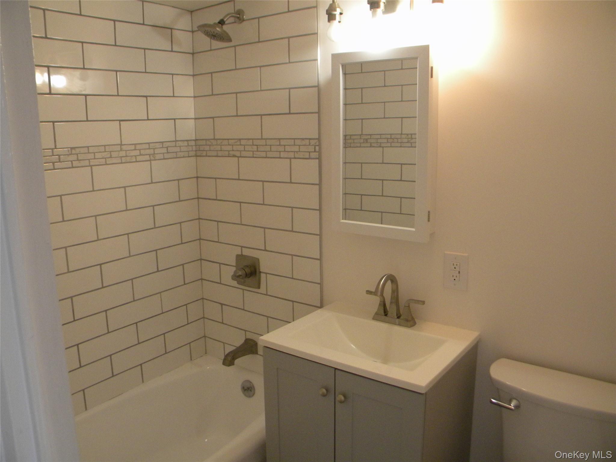 #15 photo, 70-25 Yellowstone Boulevard, Forest Hills , NY 11375