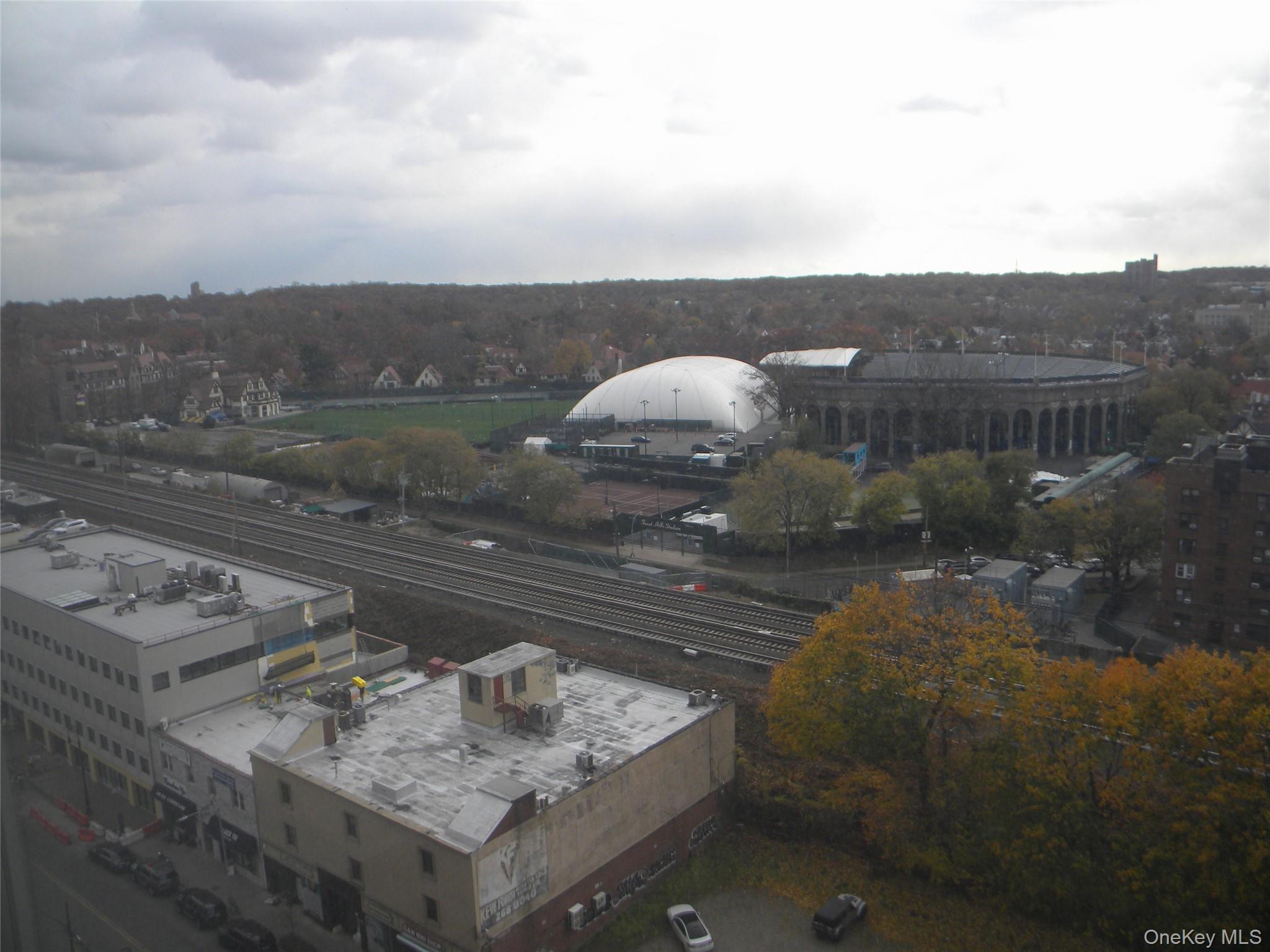 #18 photo, 70-25 Yellowstone Boulevard, Forest Hills , NY 11375