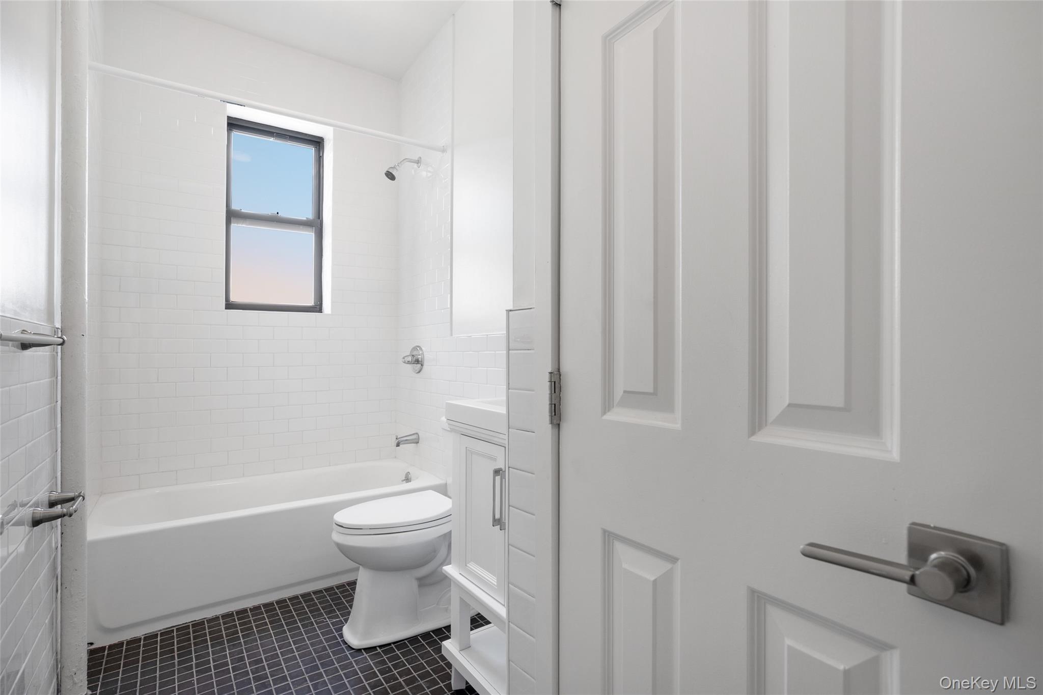 #1 photo, 8622 Jamaica Avenue, Woodhaven , NY 11421