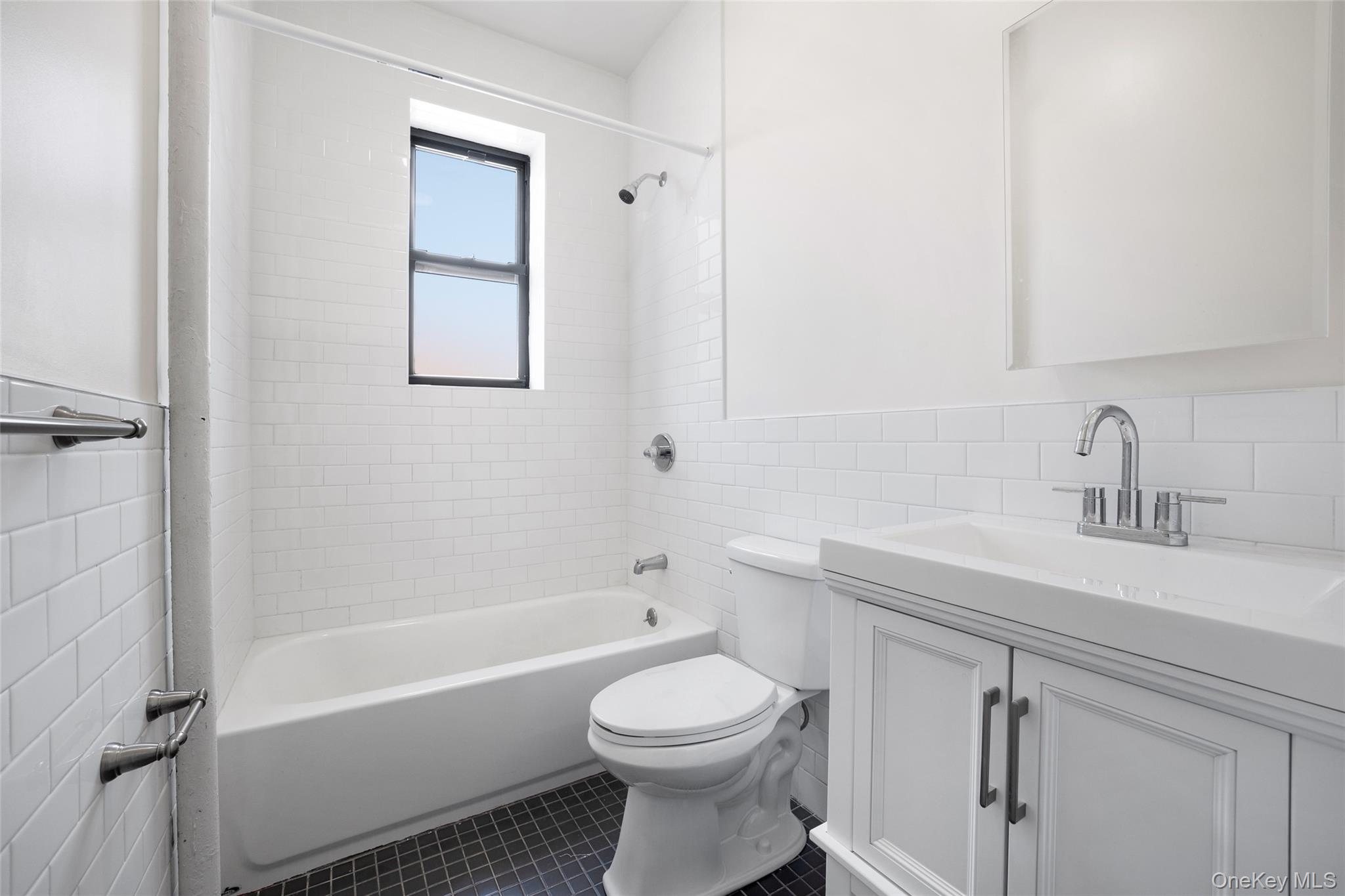 #14 photo, 8622 Jamaica Avenue, Woodhaven , NY 11421