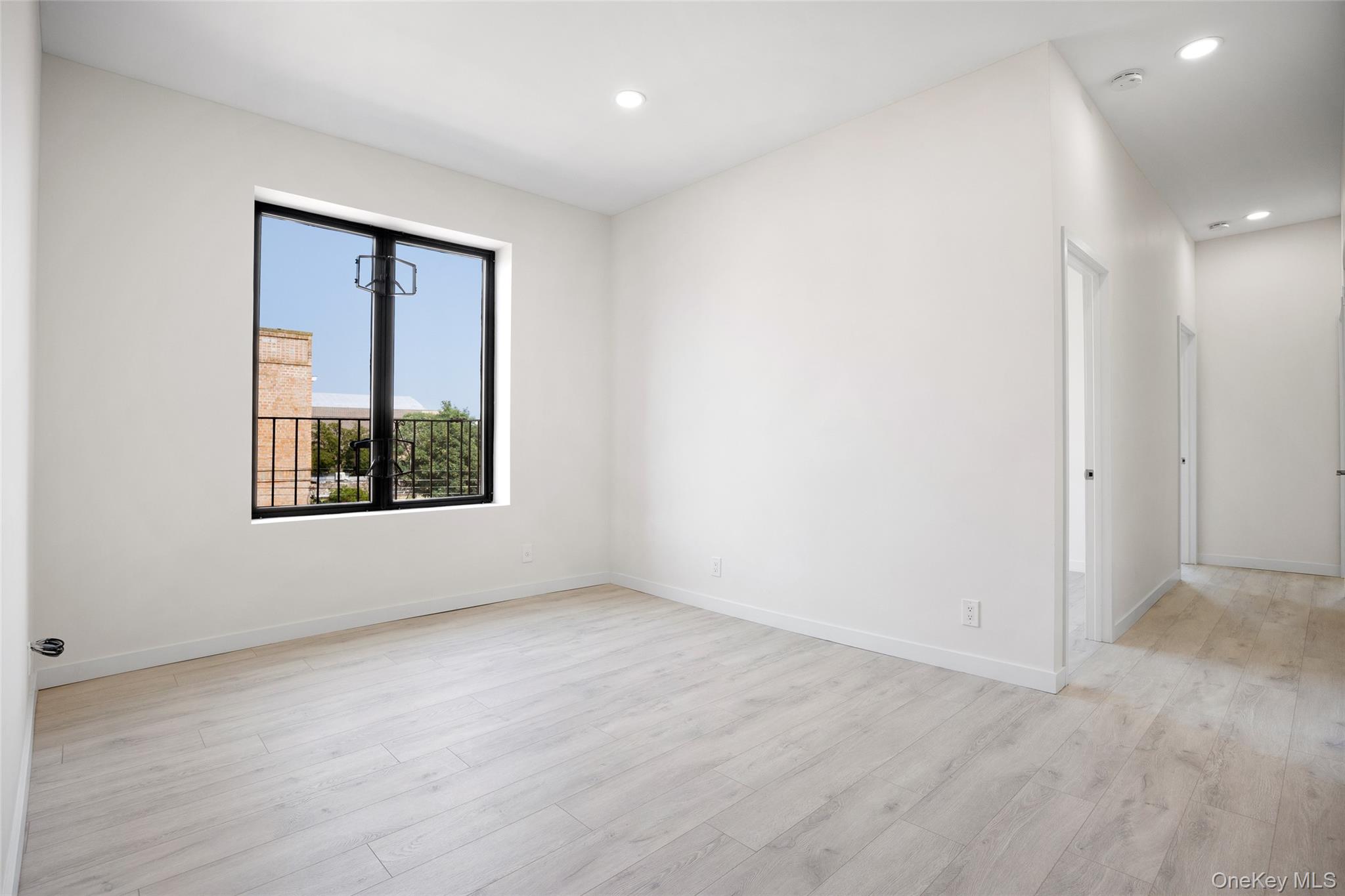 #6 photo, 8622 Jamaica Avenue, Woodhaven , NY 11421