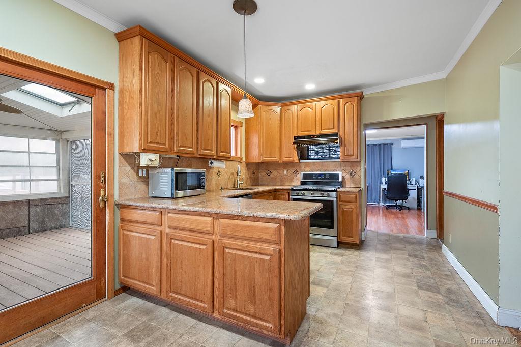 #7 photo, 2741 Anthony Avenue, Bellmore , NY 11710