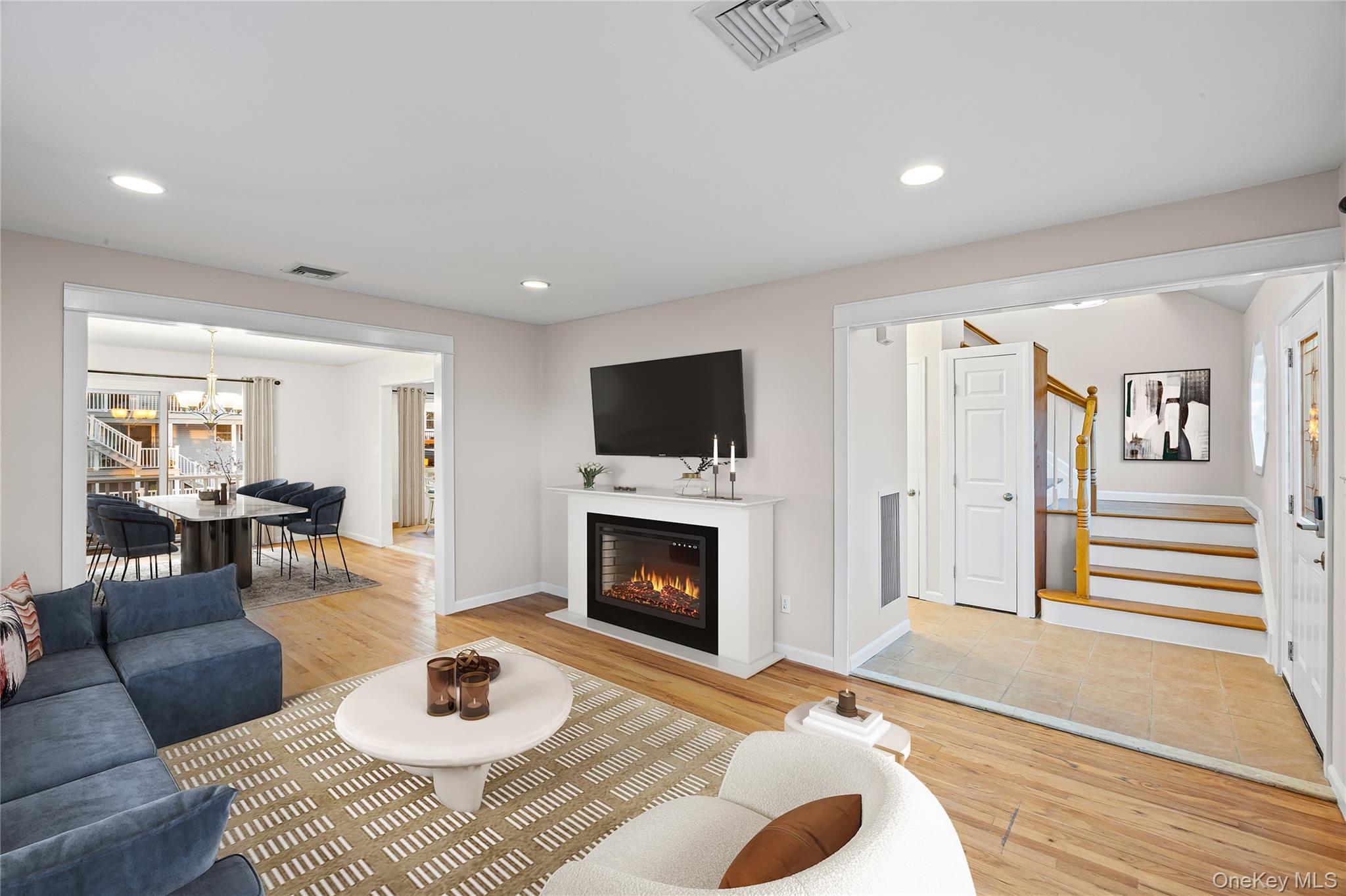 #4 photo, 647 Lincoln Street, Baldwin Harbor , NY 11510