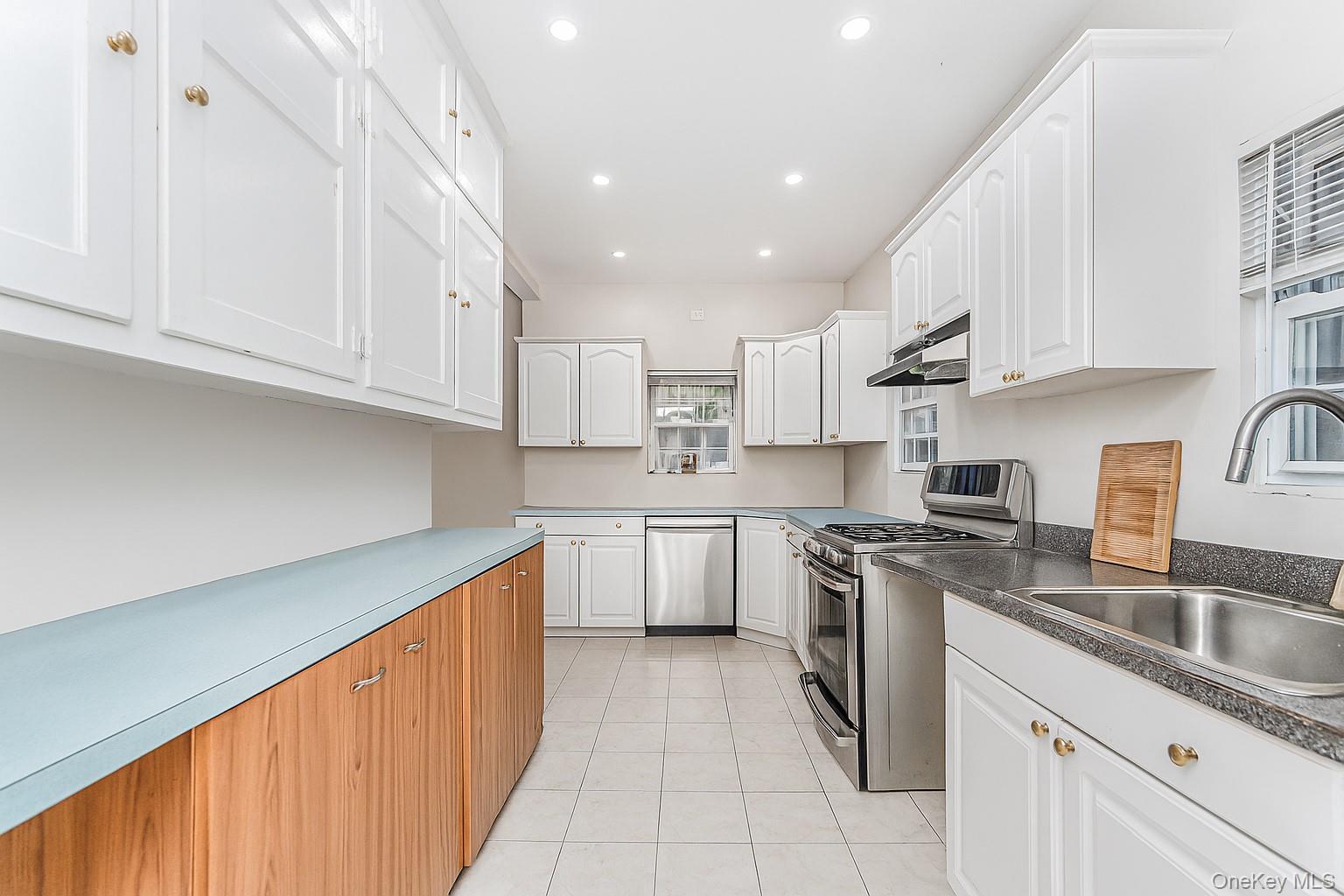 #18 photo, 1917 Glenwood Road, Brooklyn , NY 11230