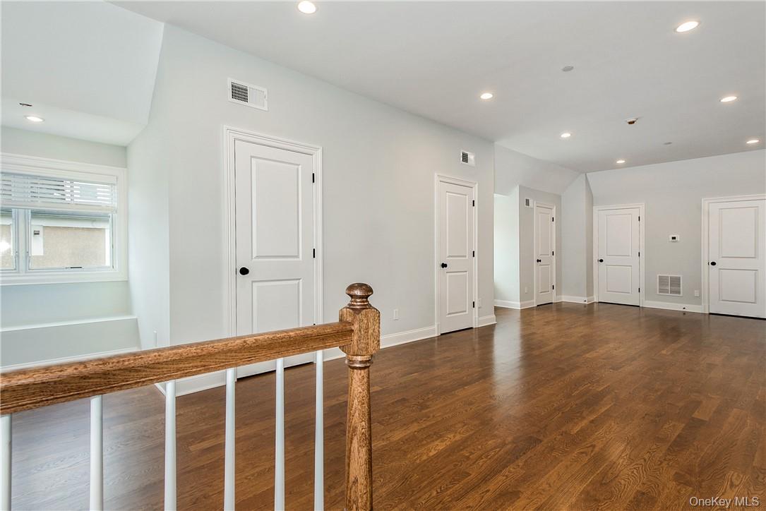 #16 photo, 124-B Maple Avenue, Rye , NY 10580