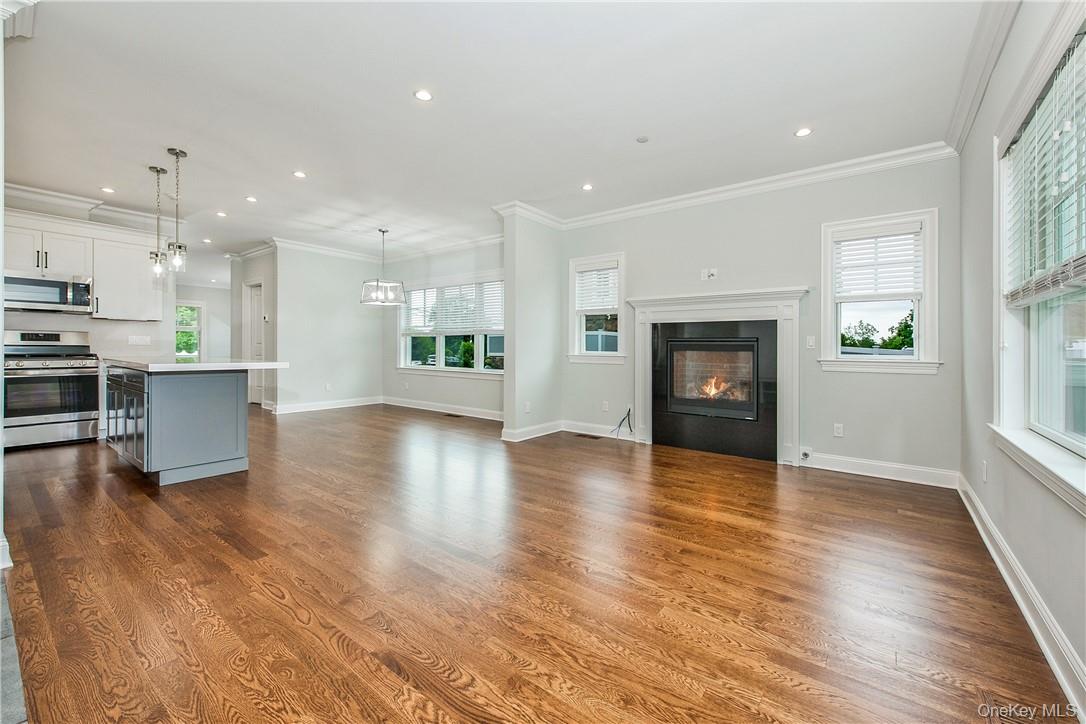 #4 photo, 124-B Maple Avenue, Rye , NY 10580