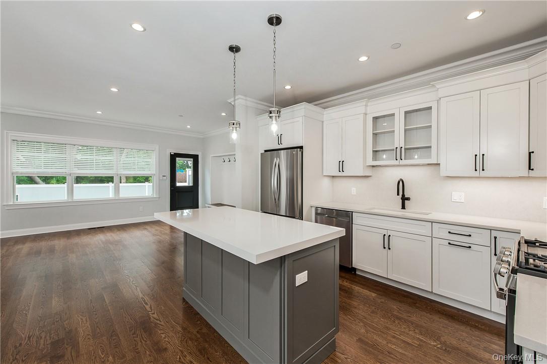 #6 photo, 124-B Maple Avenue, Rye , NY 10580