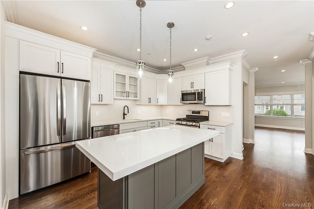 #7 photo, 124-B Maple Avenue, Rye , NY 10580