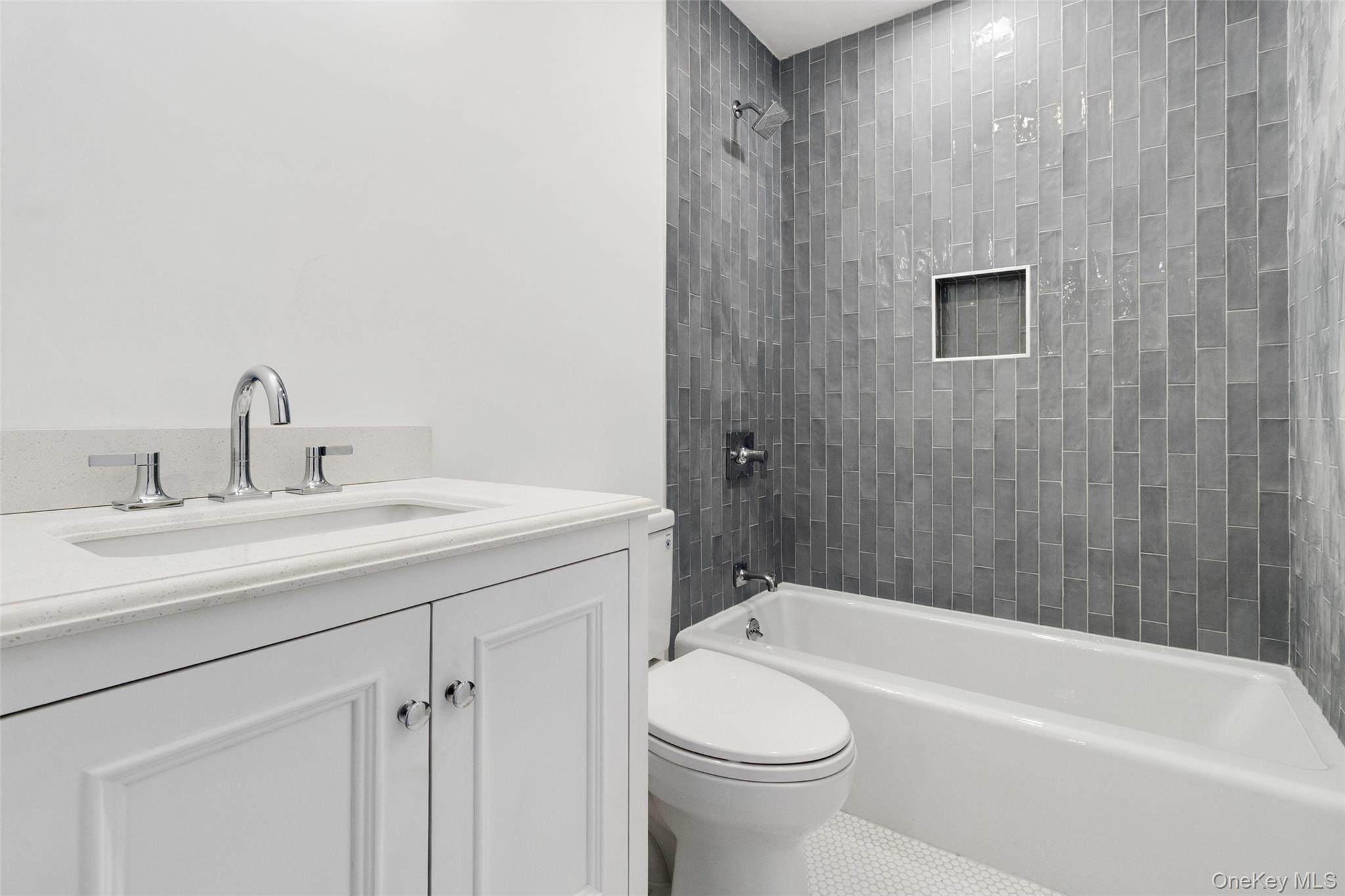 #11 photo, 91-93 Henry Avenue, Harrison , NY 10528