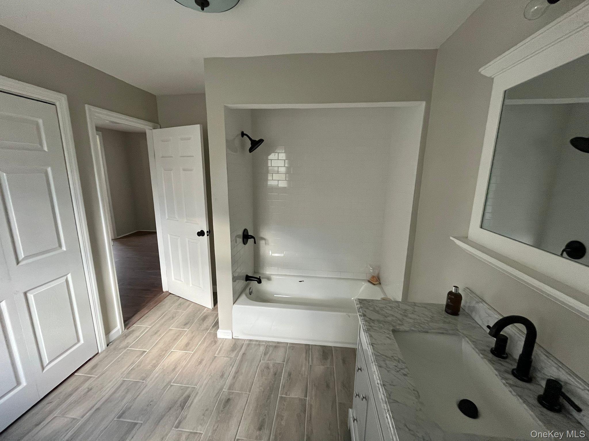 #5 photo, 64 West Avenue, Lawrence , NY 11559