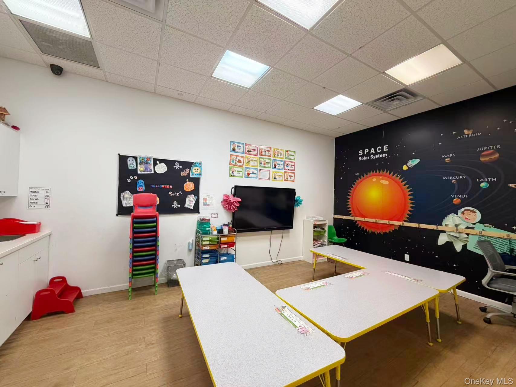 #5 photo, 192-11 Union Tpke, Fresh Meadows , NY 11366