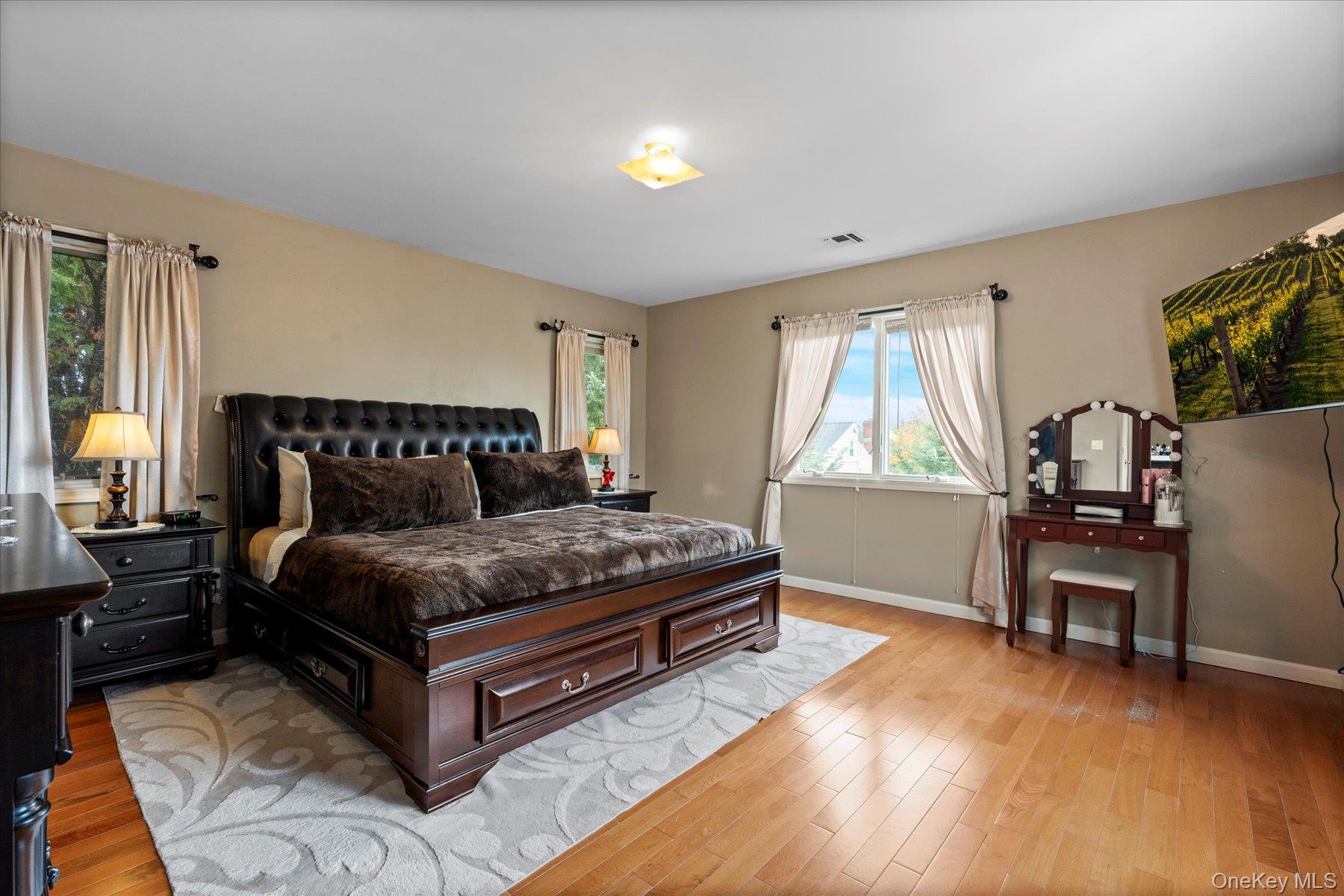 #20 photo, 2261 Willow Street, Wantagh , NY 11793