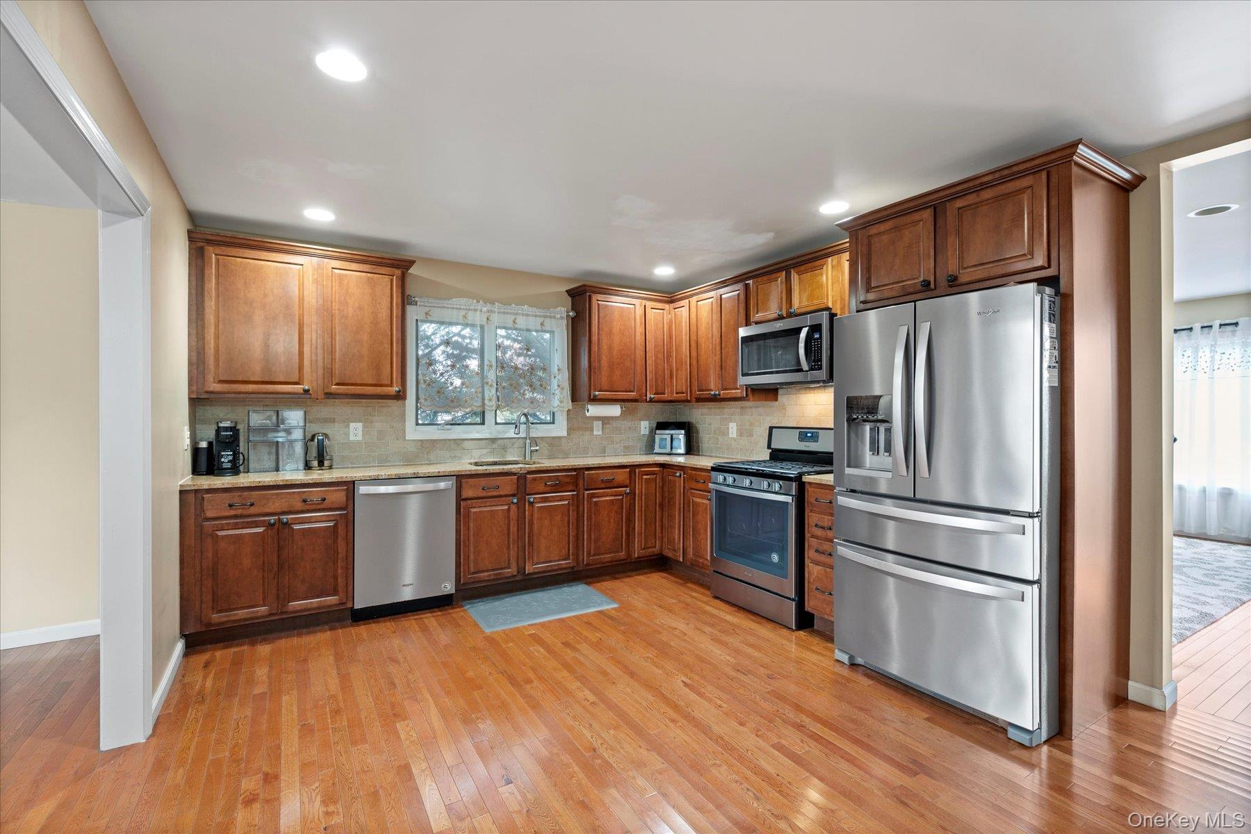 #7 photo, 2261 Willow Street, Wantagh , NY 11793