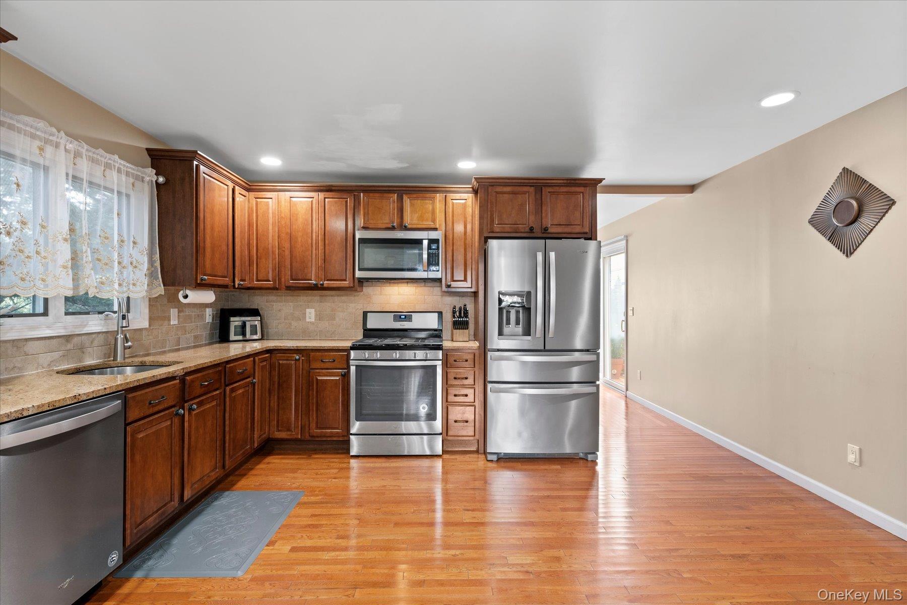 #8 photo, 2261 Willow Street, Wantagh , NY 11793