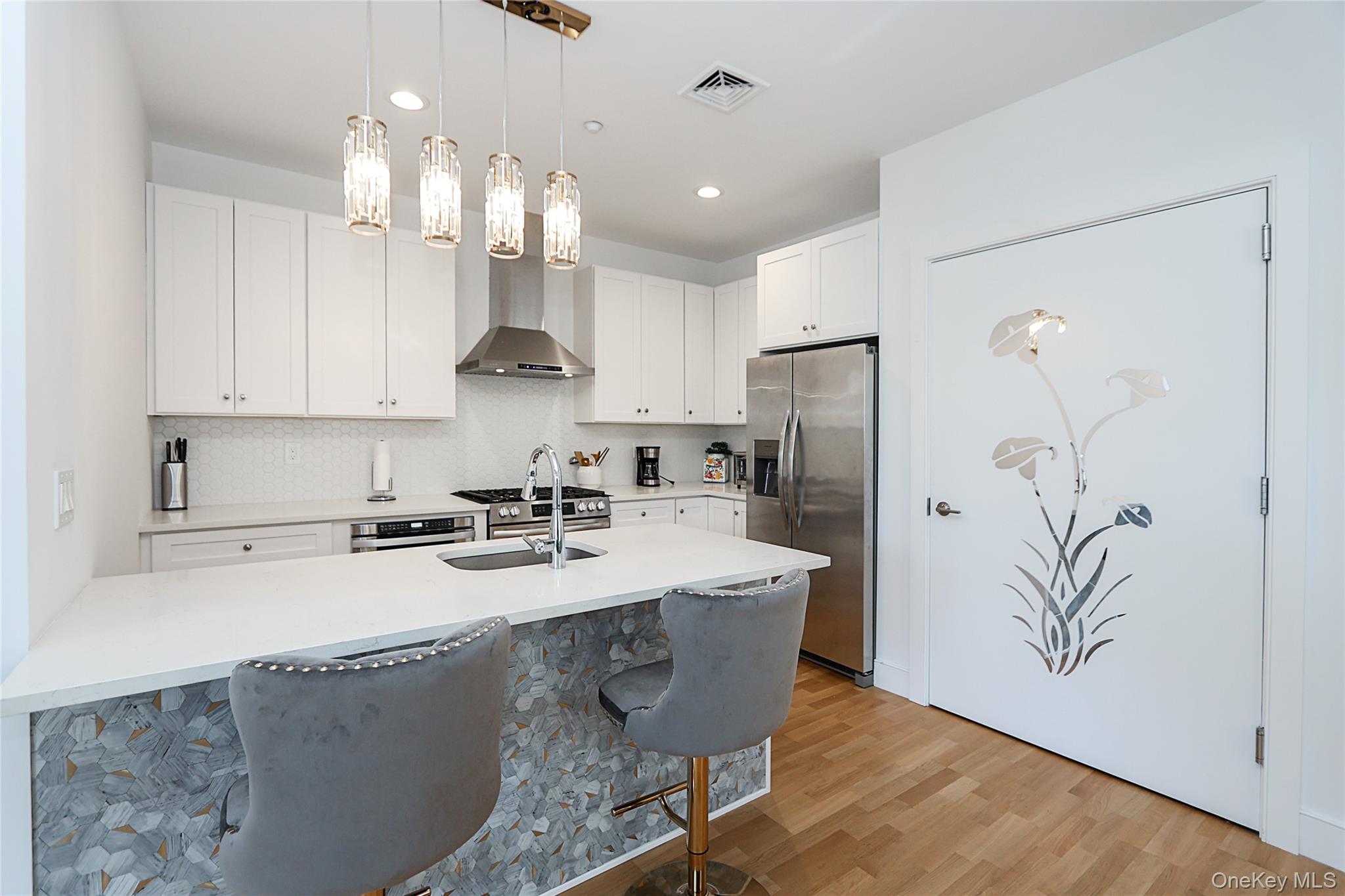 #11 photo, 209 Breton Way, Glen Cove , NY 11542