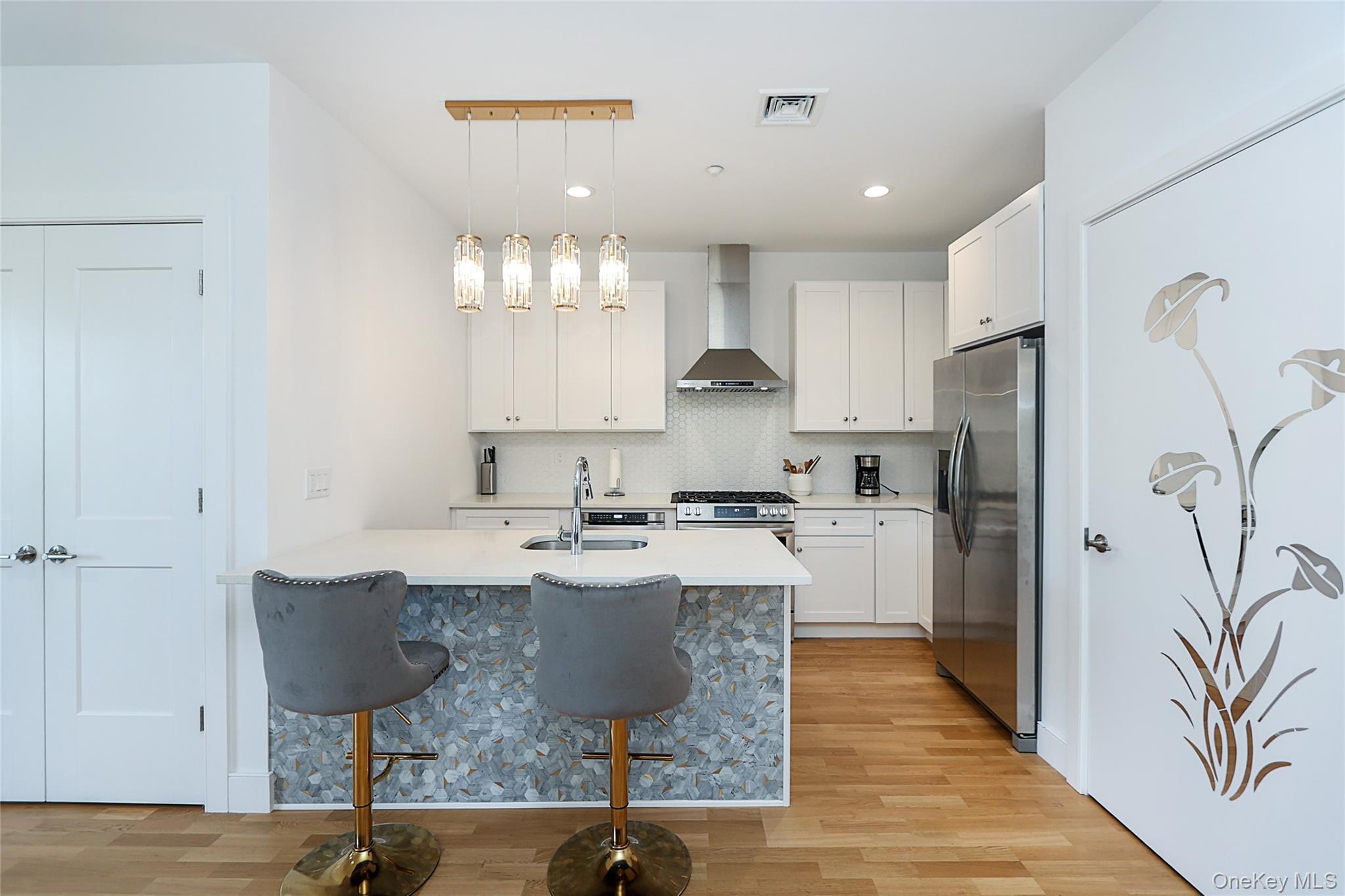 #12 photo, 209 Breton Way, Glen Cove , NY 11542