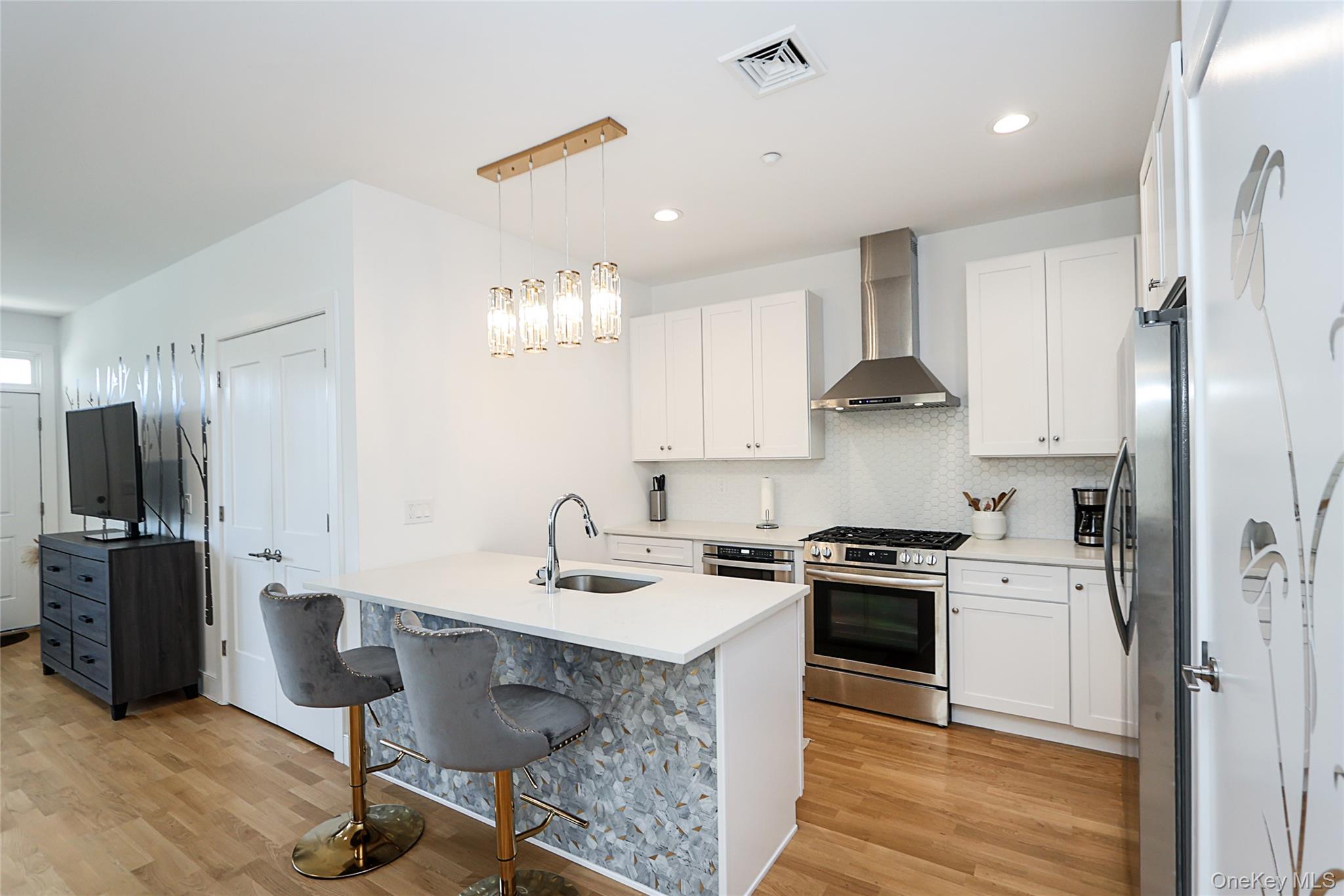 #13 photo, 209 Breton Way, Glen Cove , NY 11542