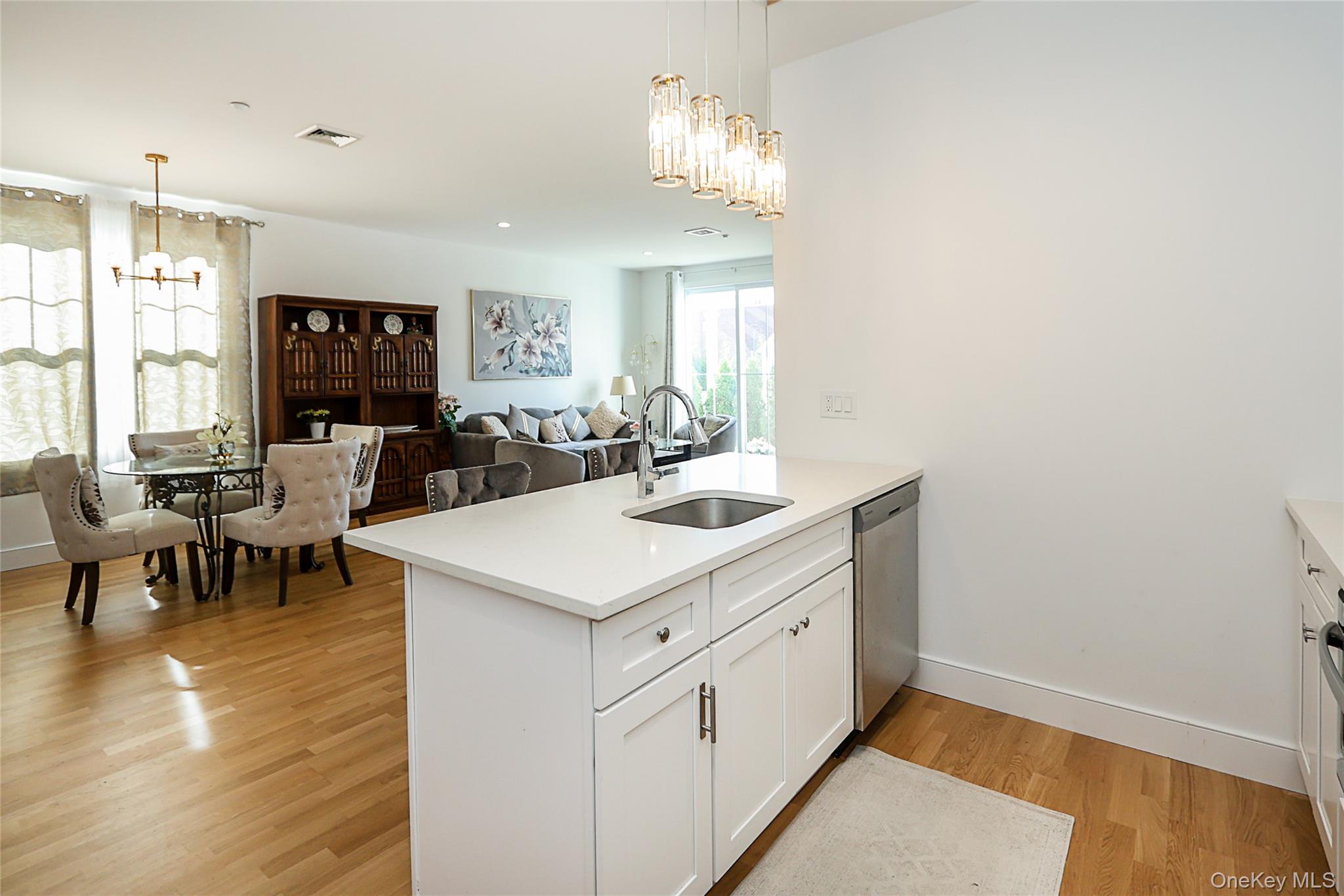 #14 photo, 209 Breton Way, Glen Cove , NY 11542