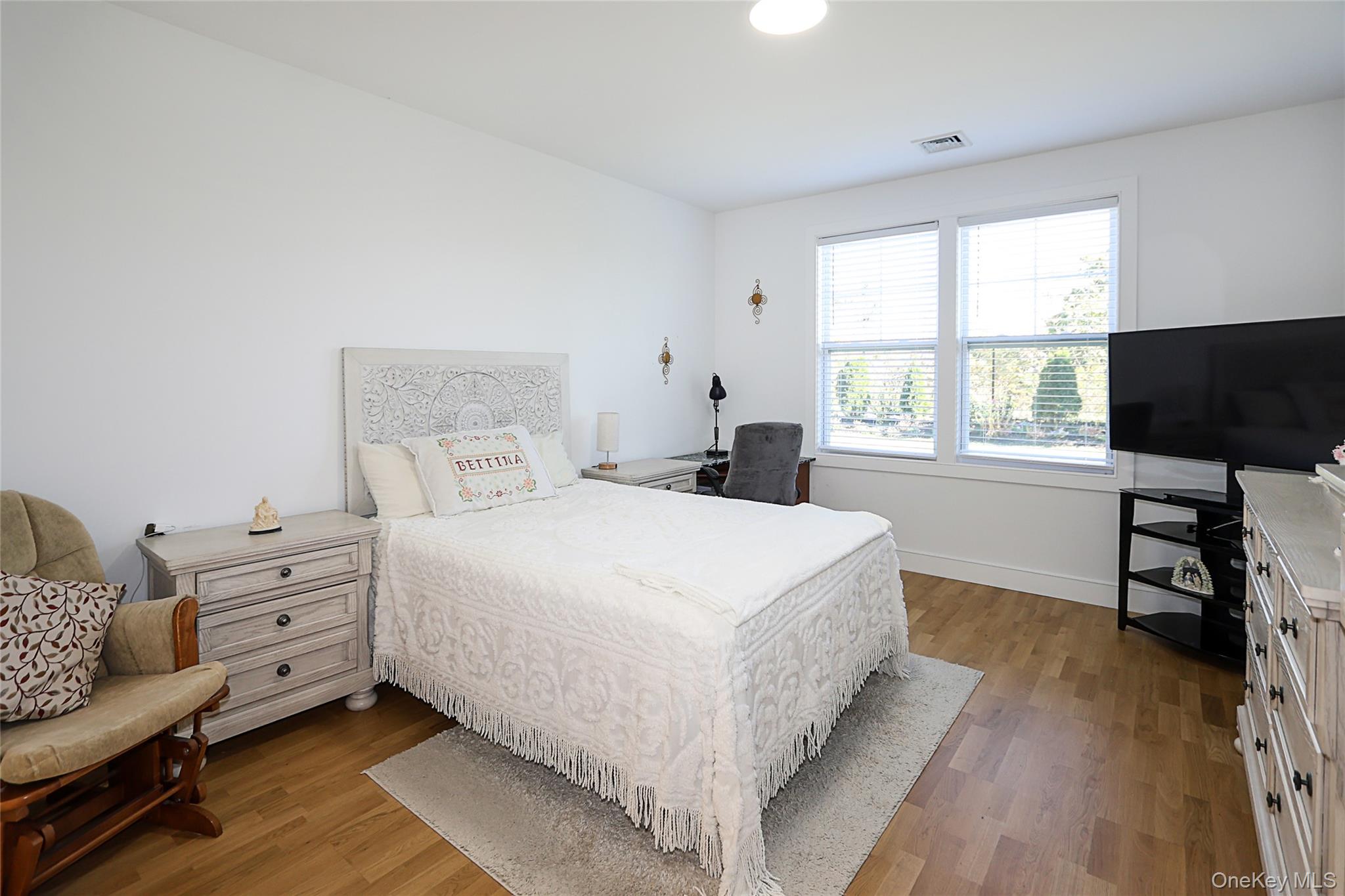 #18 photo, 209 Breton Way, Glen Cove , NY 11542