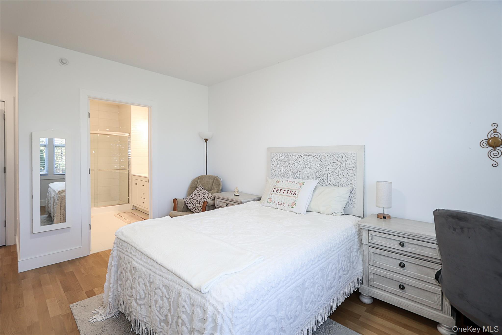 #19 photo, 209 Breton Way, Glen Cove , NY 11542