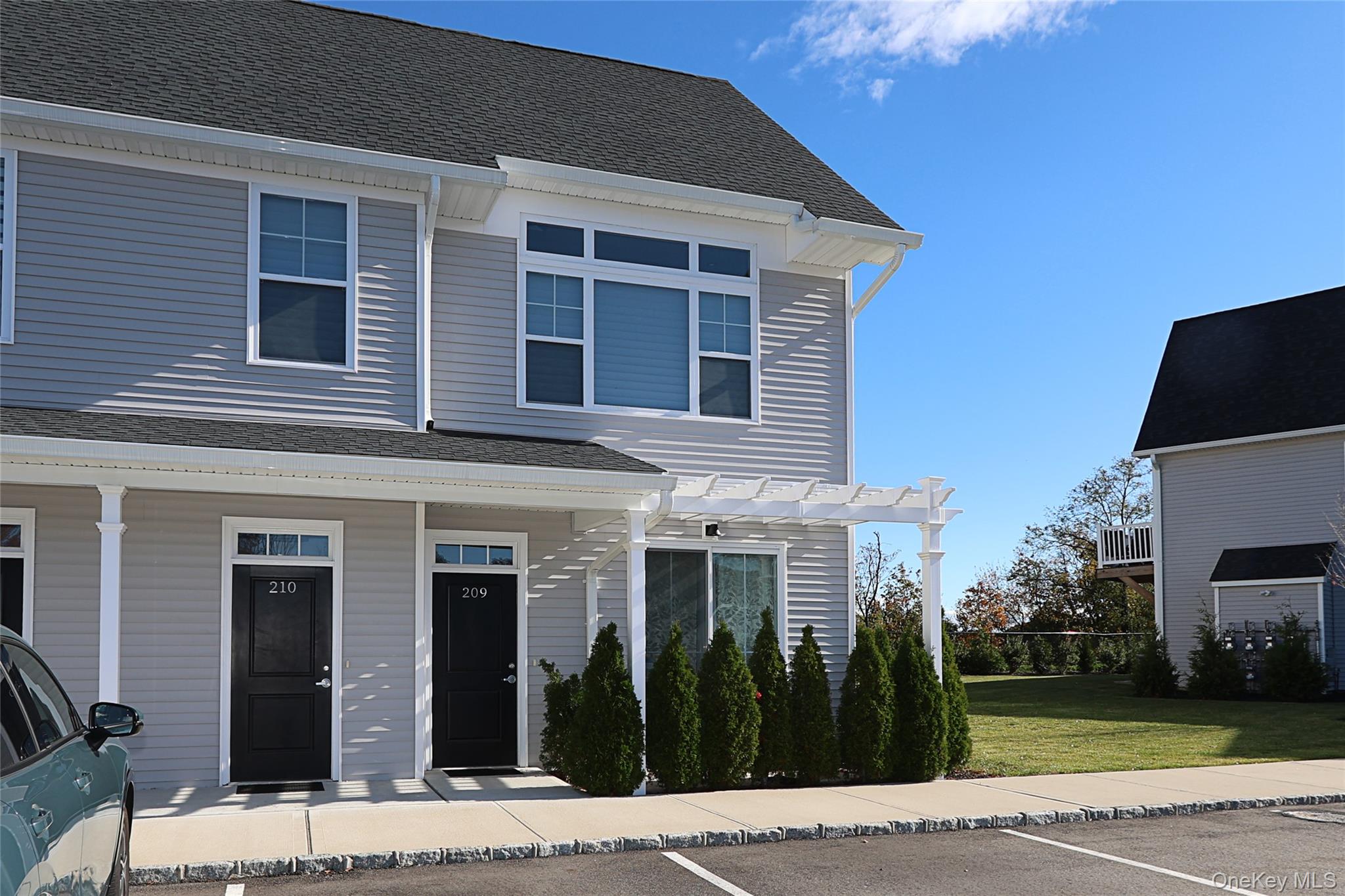 #2 photo, 209 Breton Way, Glen Cove , NY 11542