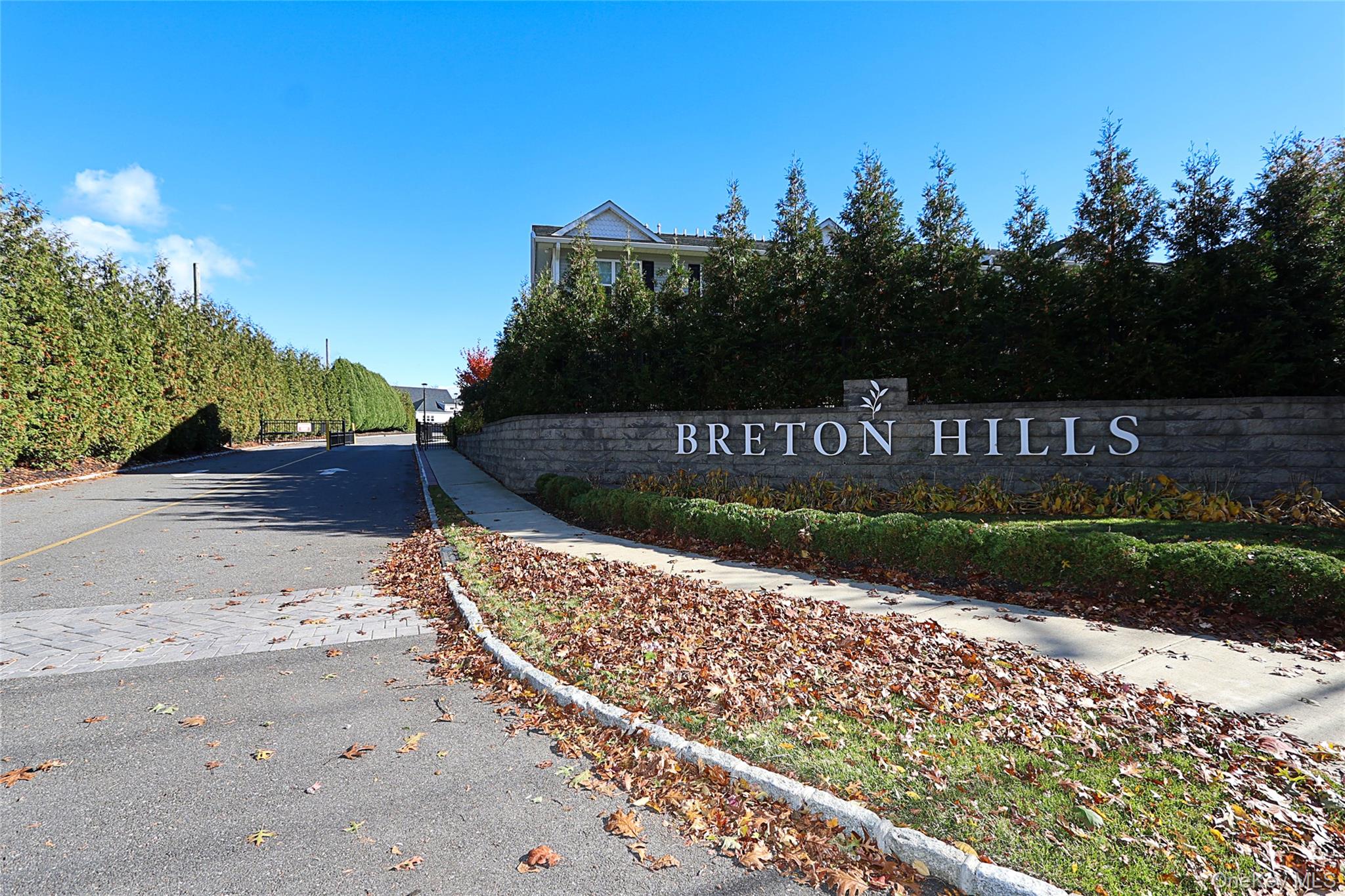 #4 photo, 209 Breton Way, Glen Cove , NY 11542