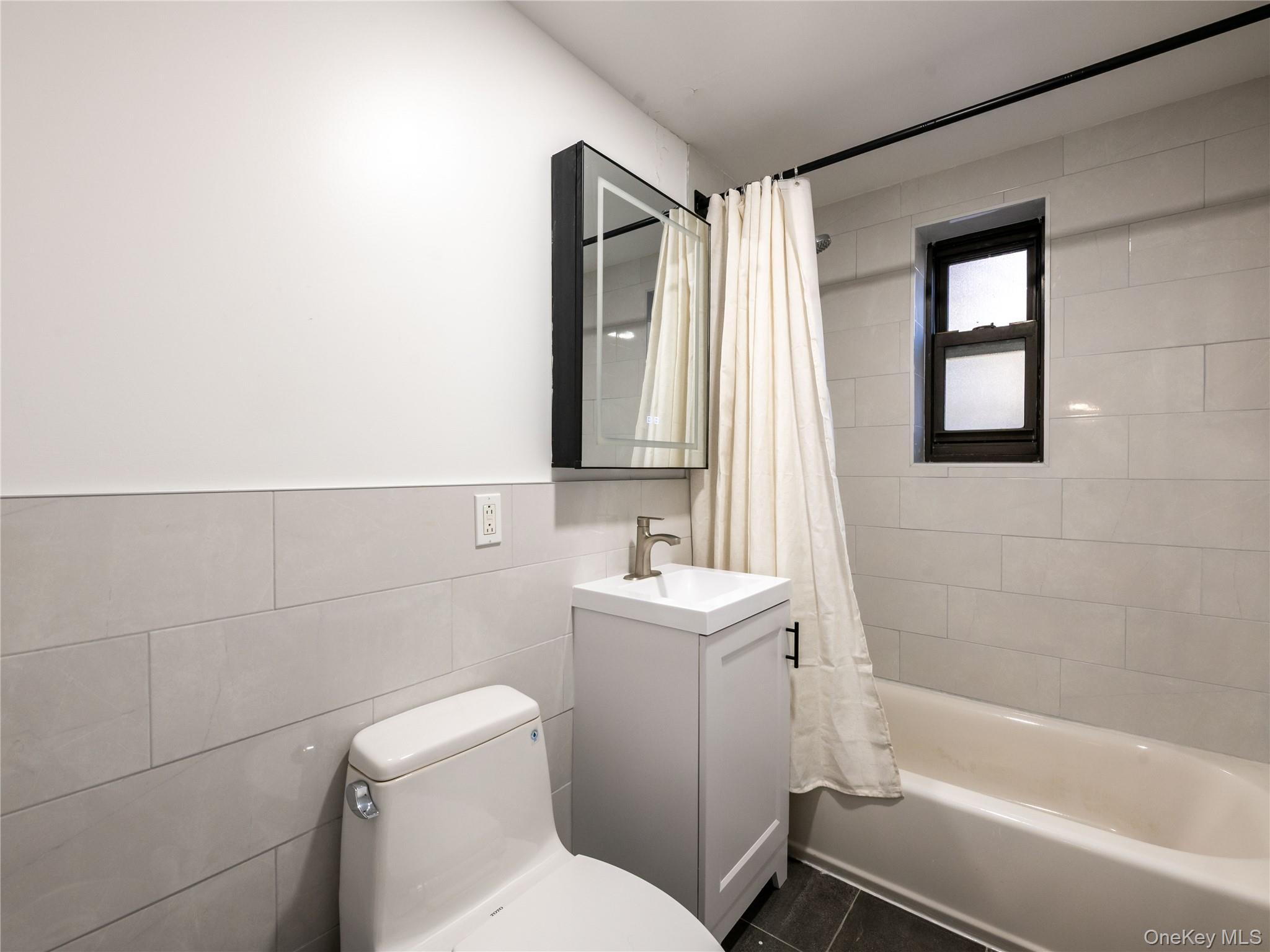 #15 photo, 1 East Mill Drive, Great Neck , NY 11021