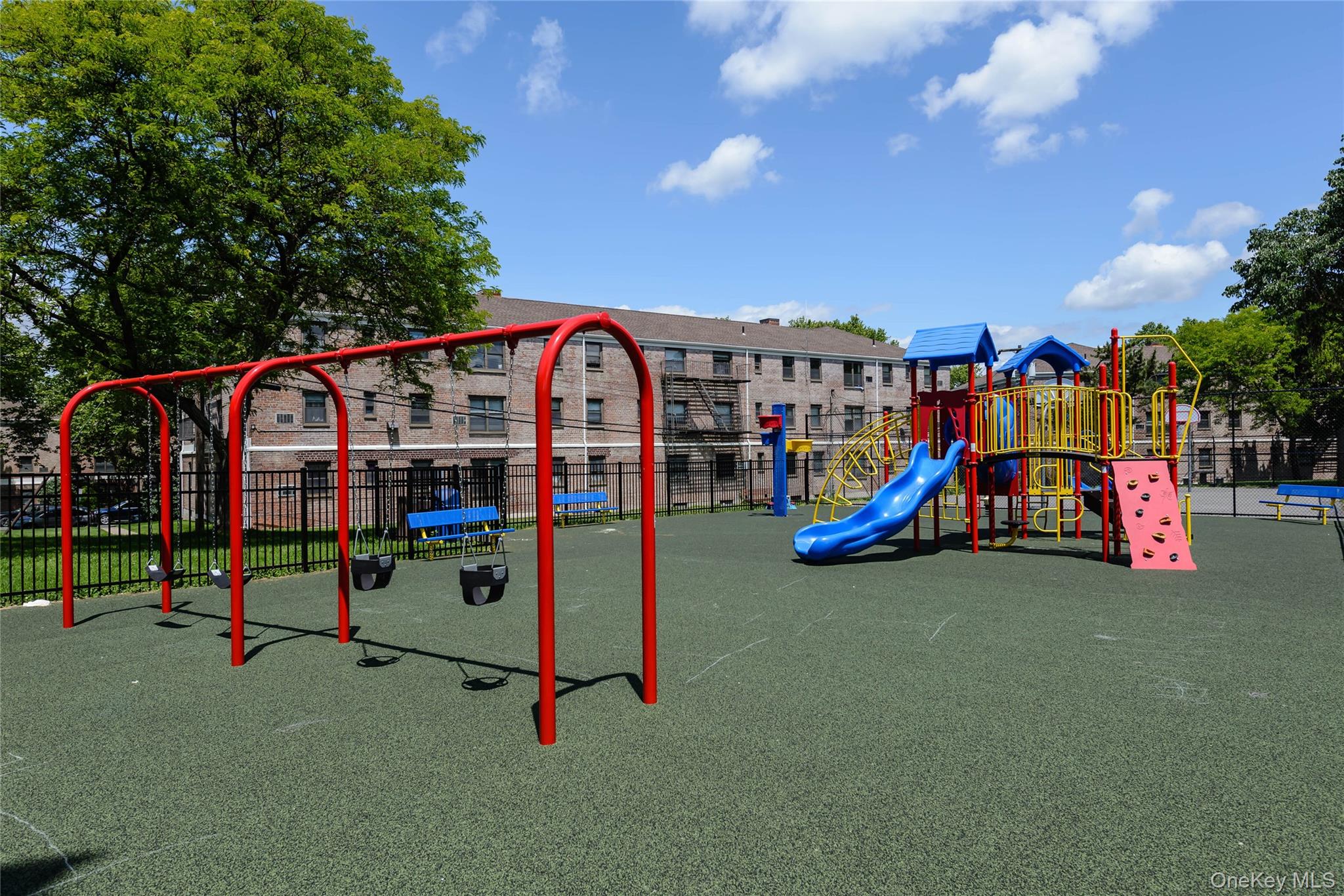 #19 photo, 1 East Mill Drive, Great Neck , NY 11021