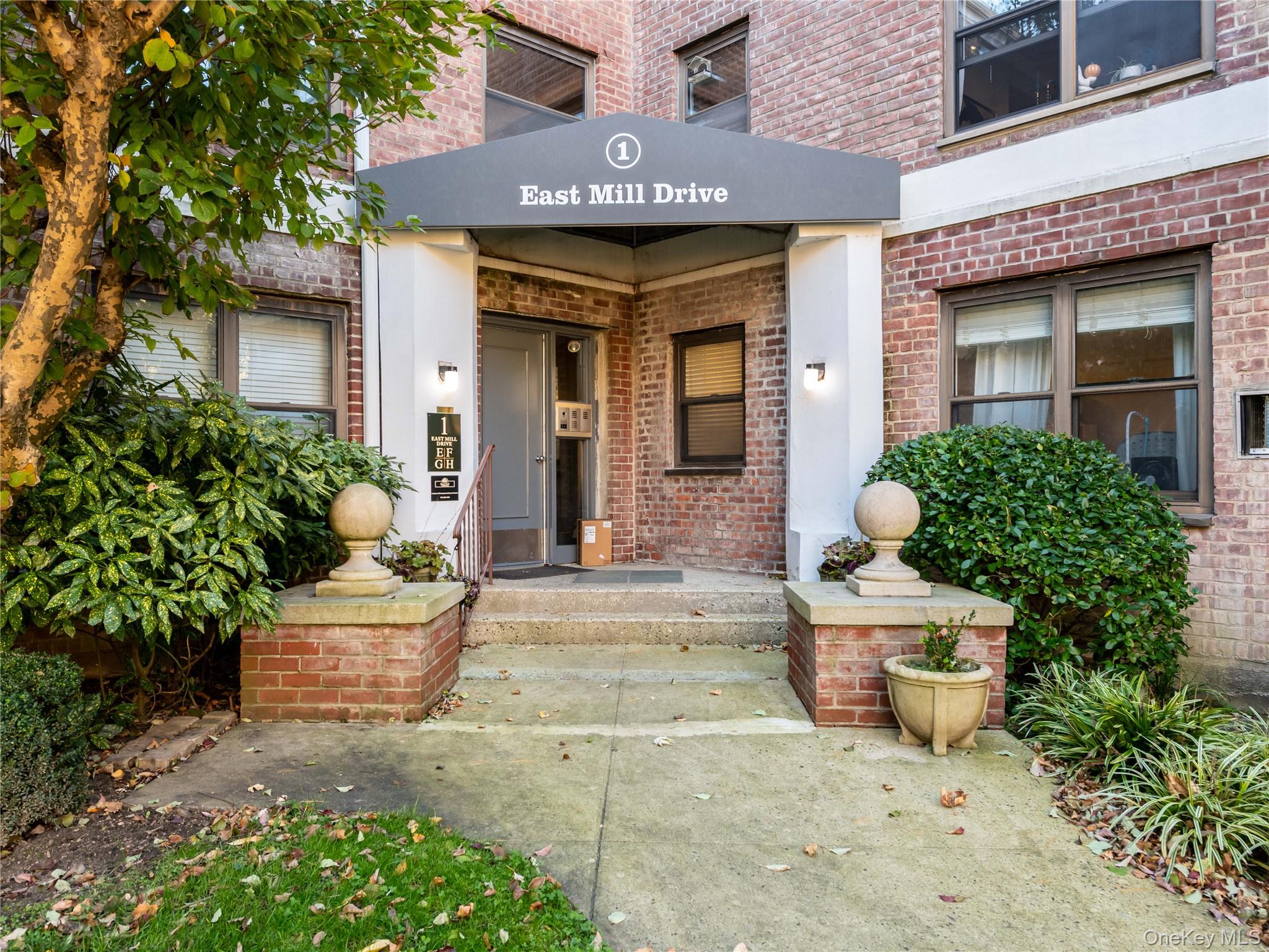 #5 photo, 1 East Mill Drive, Great Neck , NY 11021