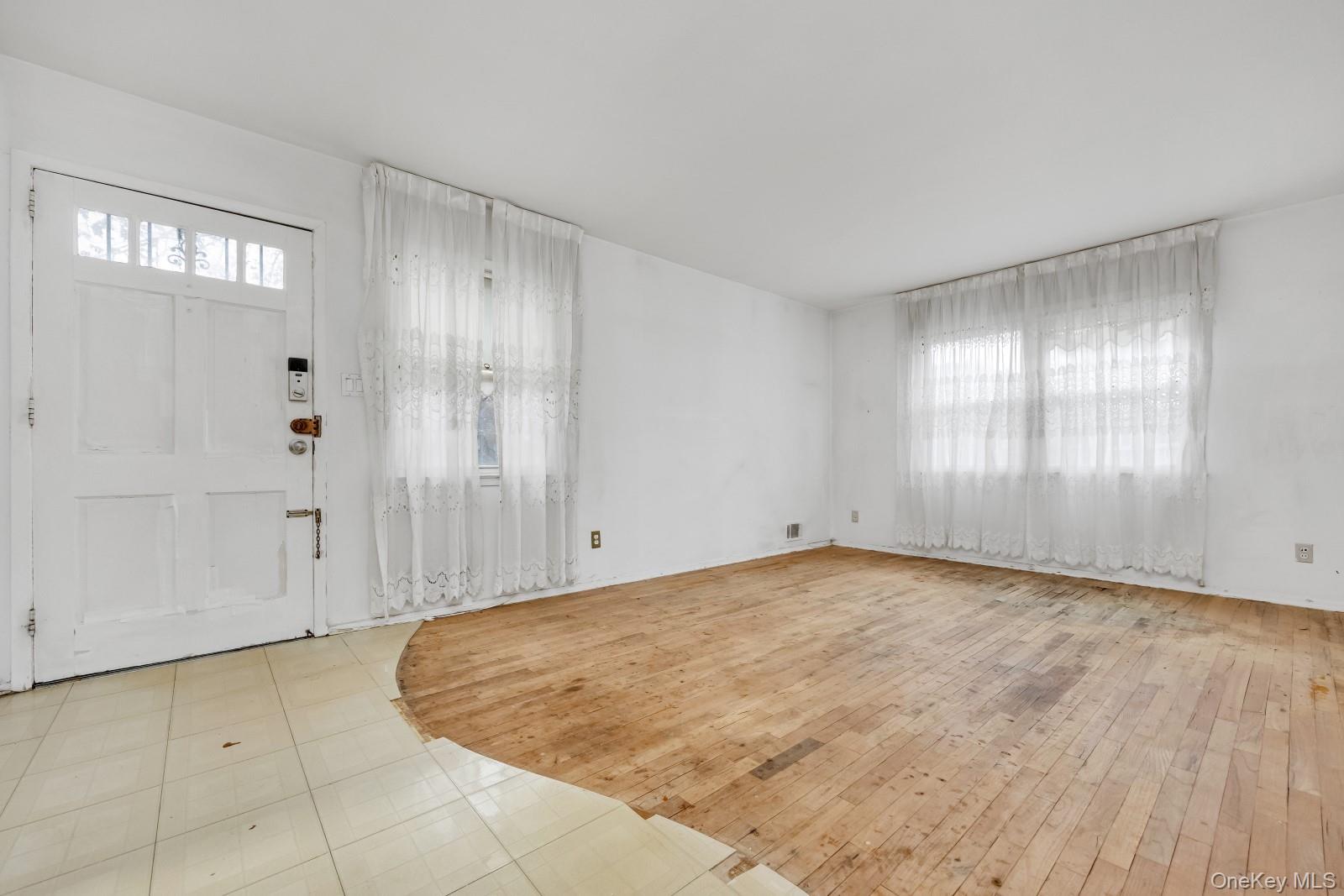 #4 photo, 214-14 23rd Avenue, Bayside , NY 11360