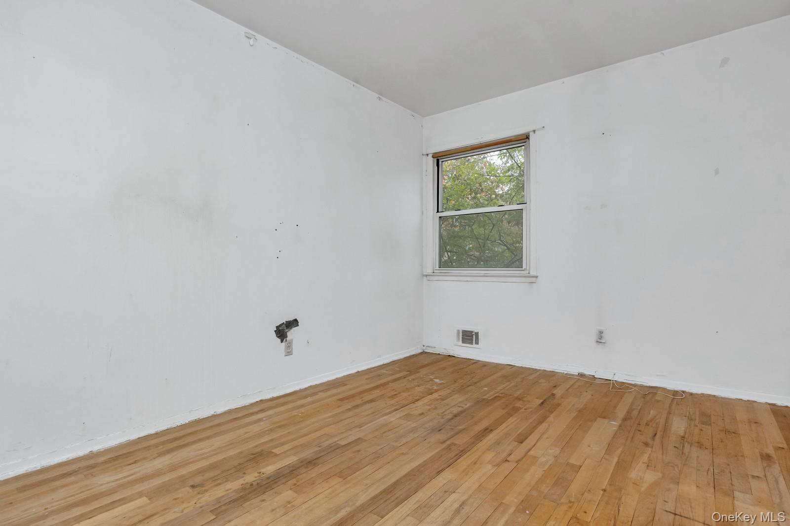 #7 photo, 214-14 23rd Avenue, Bayside , NY 11360