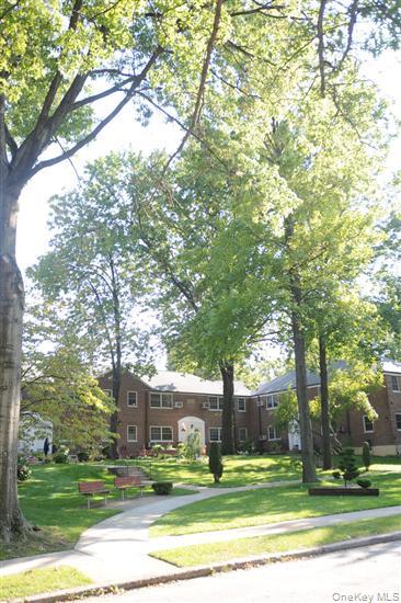 #1 photo, 58-14 251st Street, Little Neck , NY 11362