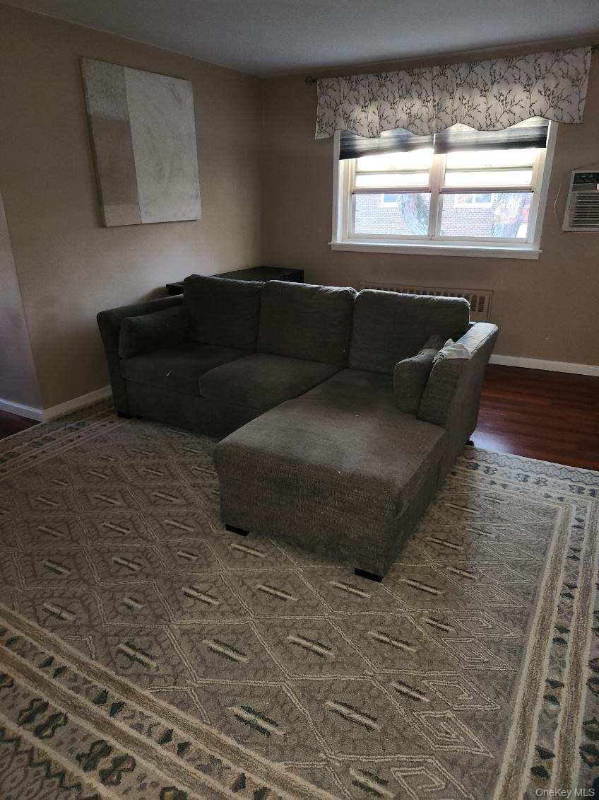 #10 photo, 58-14 251st Street, Little Neck , NY 11362