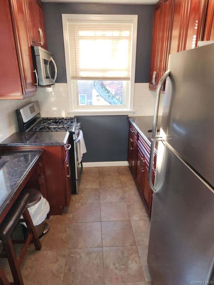 #2 photo, 58-14 251st Street, Little Neck , NY 11362