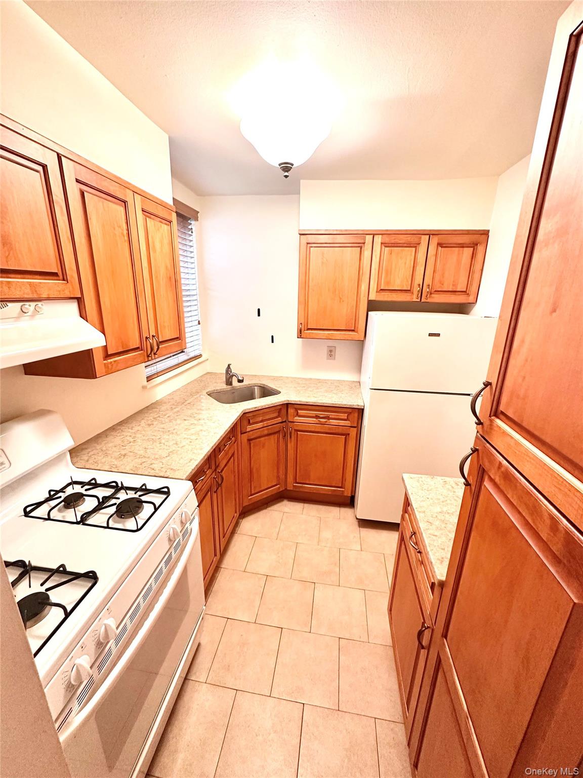 #2 photo, 35-42 205th Street, Bayside , NY 11361