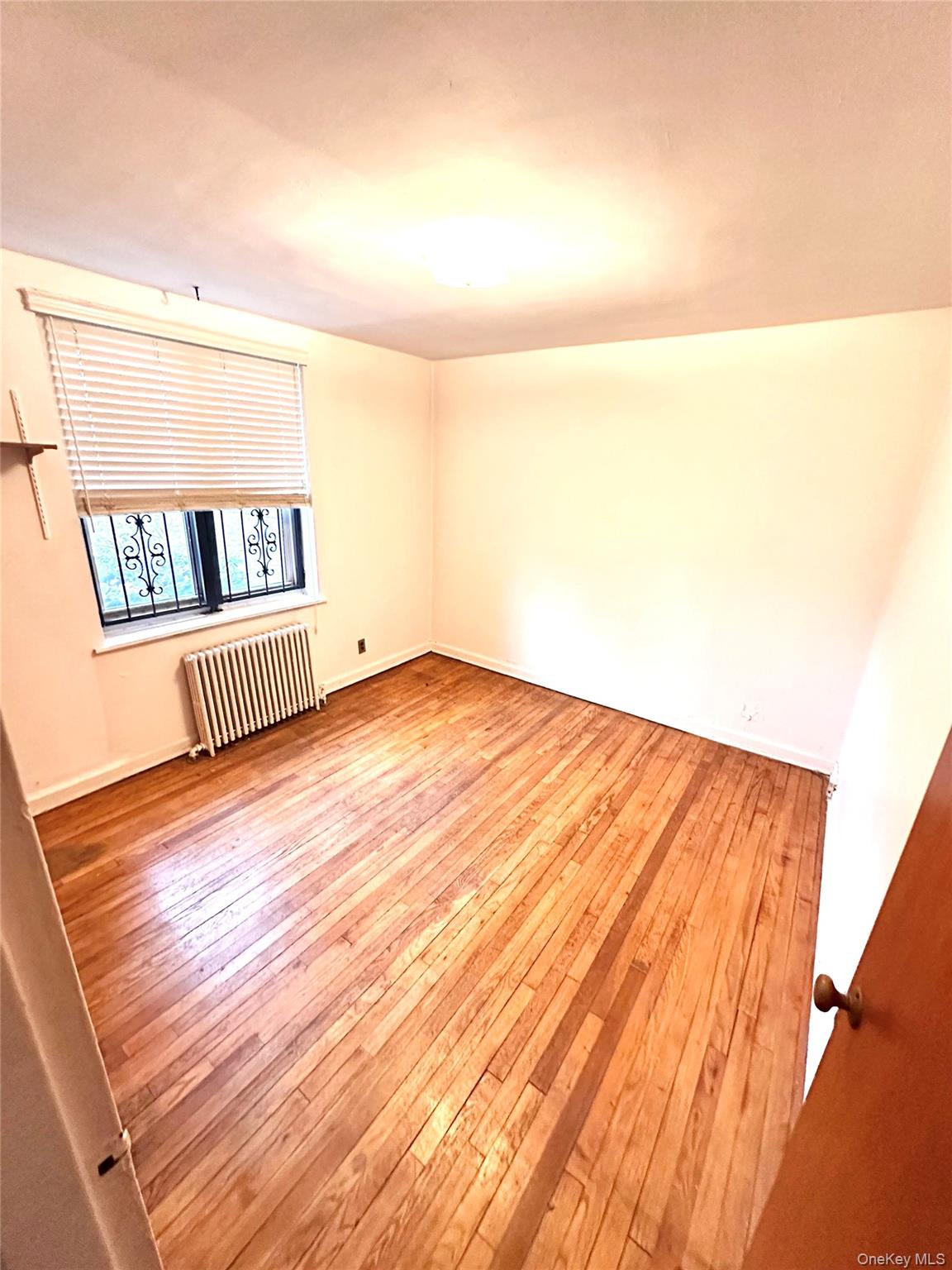 #4 photo, 35-42 205th Street, Bayside , NY 11361