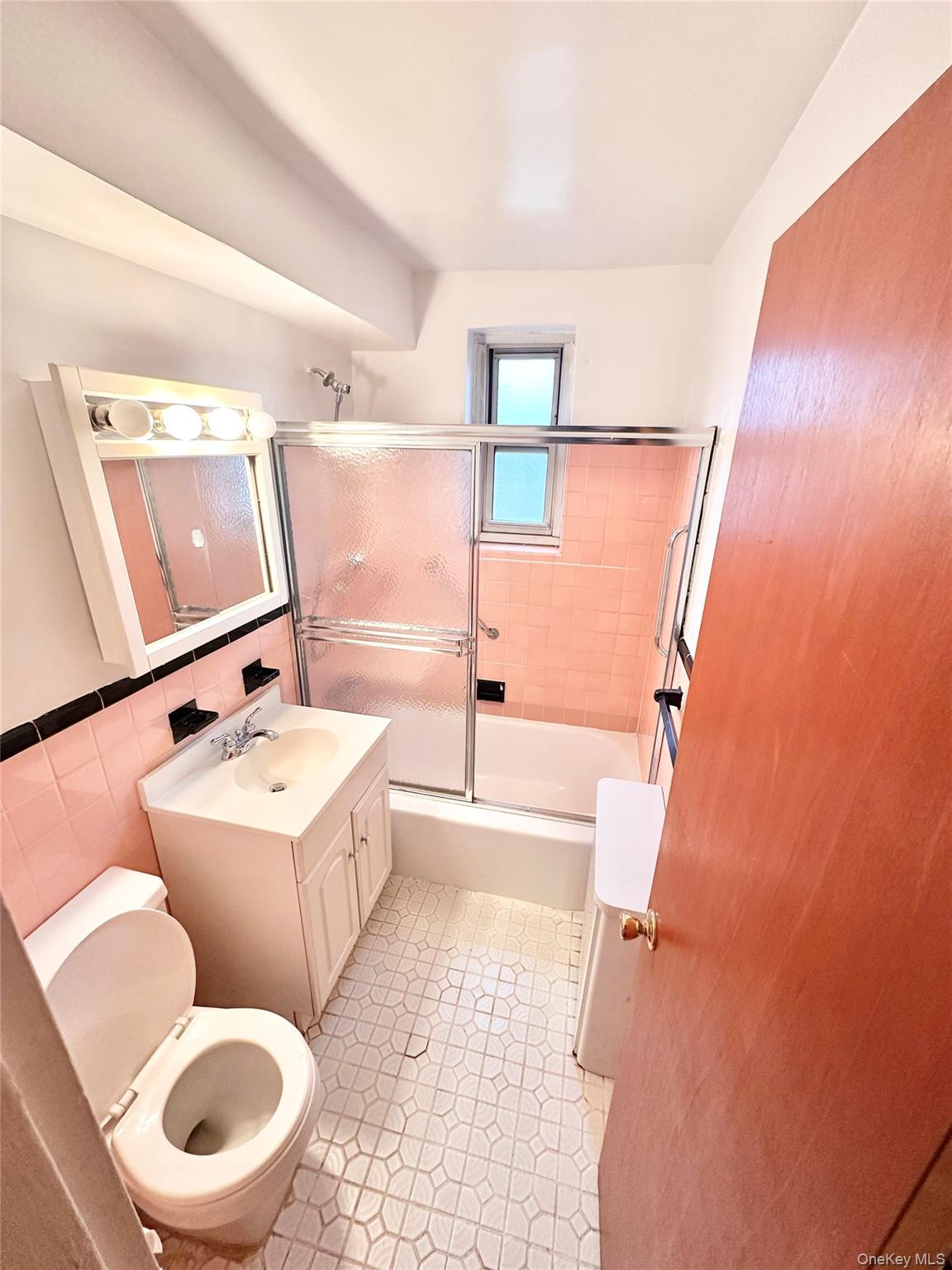 #7 photo, 35-42 205th Street, Bayside , NY 11361