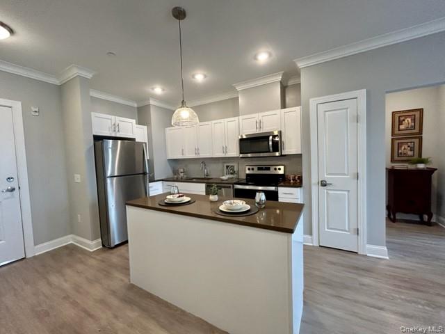 #7 photo, 75 E Hoffman Avenue, Lindenhurst , NY 11757