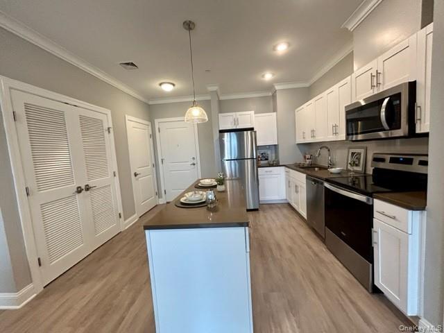 #8 photo, 75 E Hoffman Avenue, Lindenhurst , NY 11757