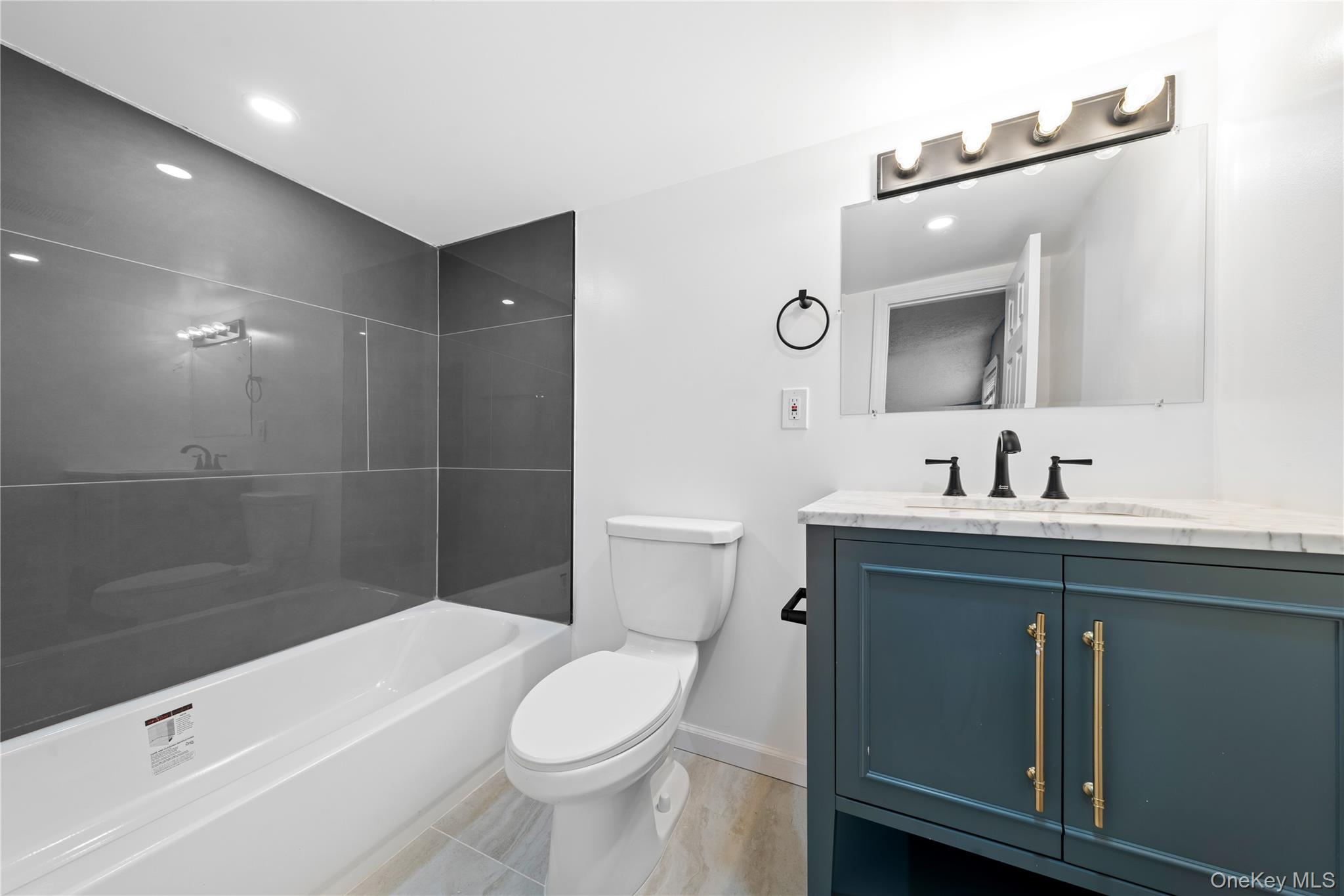 #17 photo, 75 Cypress Drive, サフォーク郡 Mastic Beach , NY 11951