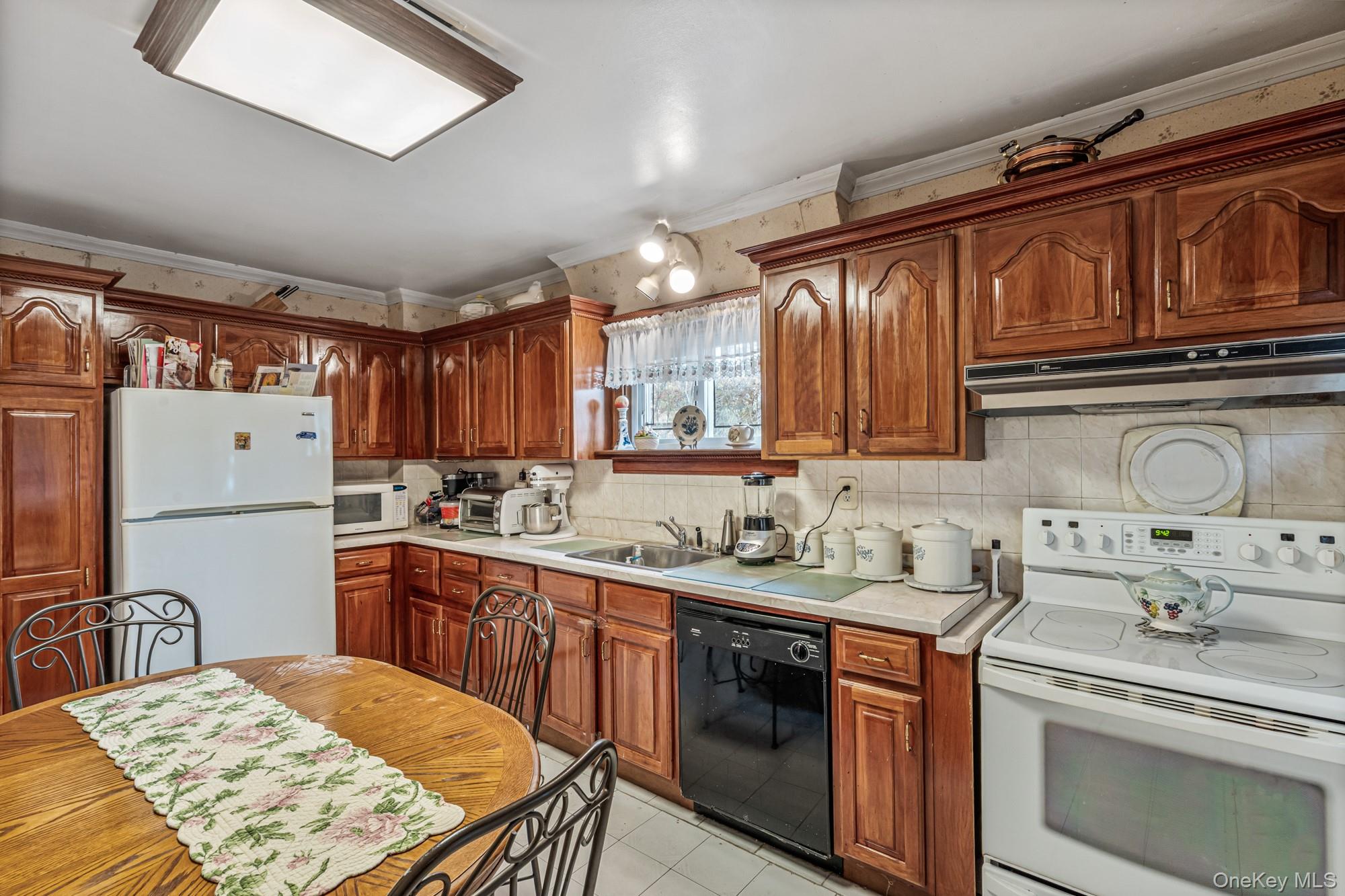 #9 photo, 86-79 Pinto Street, Holliswood , NY 11423