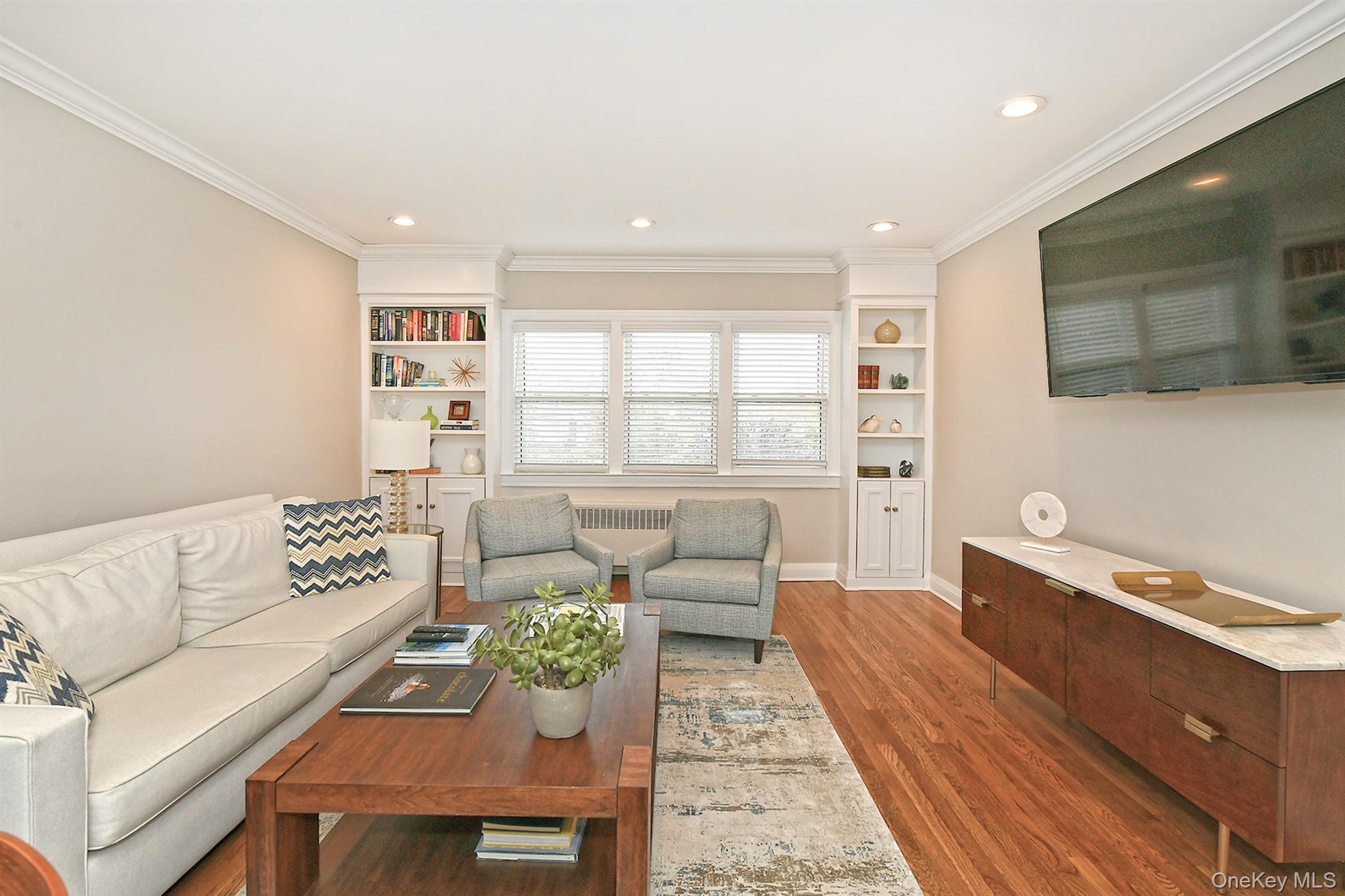 #6 photo, 20 Gibson Avenue, Huntington , NY 11743