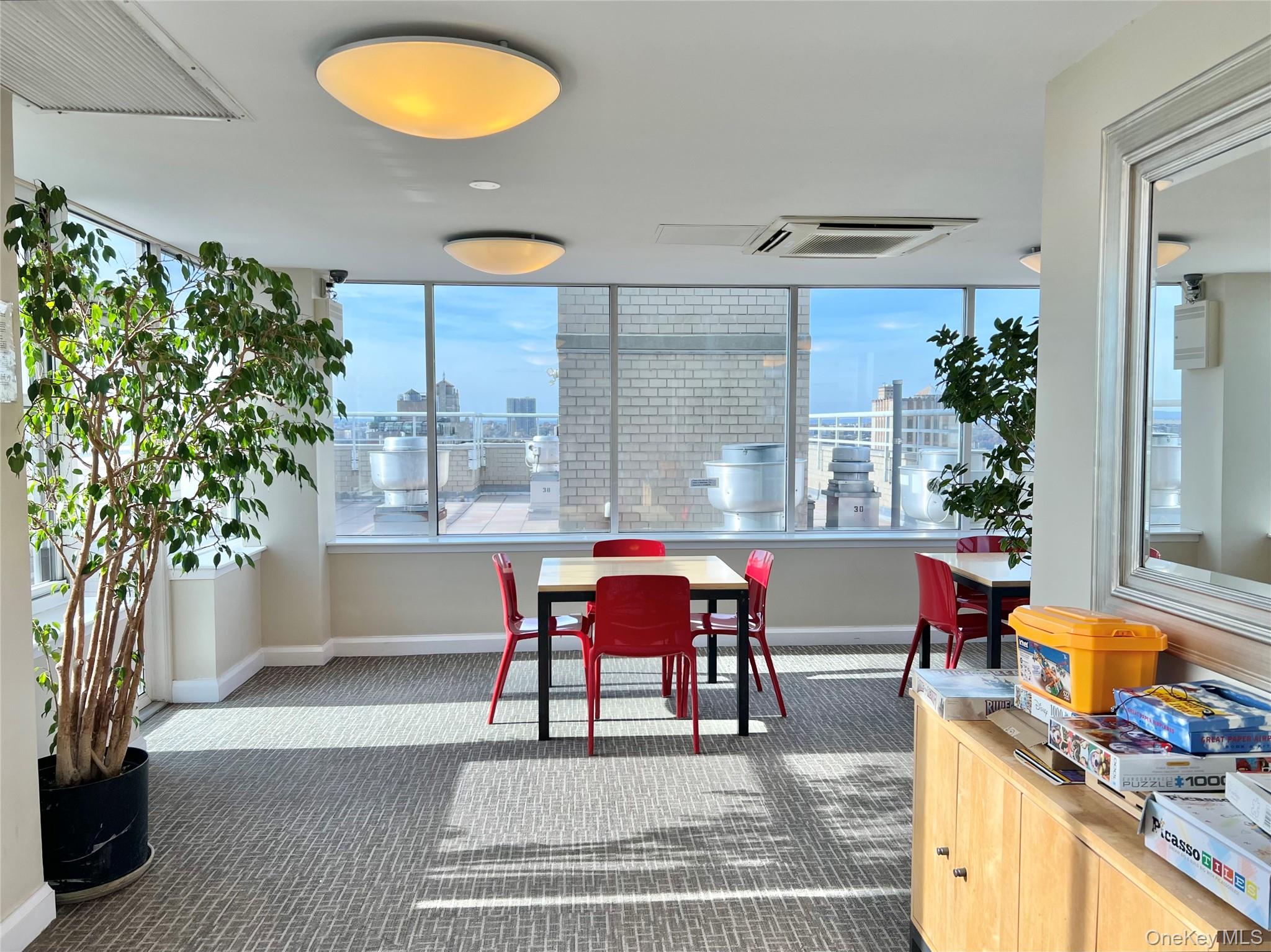 #10 photo, 2373 Broadway, New York (Manhattan) , NY 10024