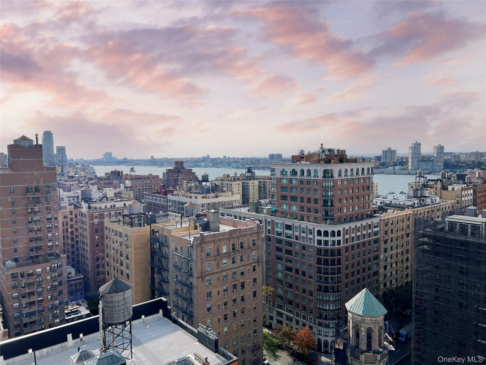 #13 photo, 2373 Broadway, New York (Manhattan) , NY 10024